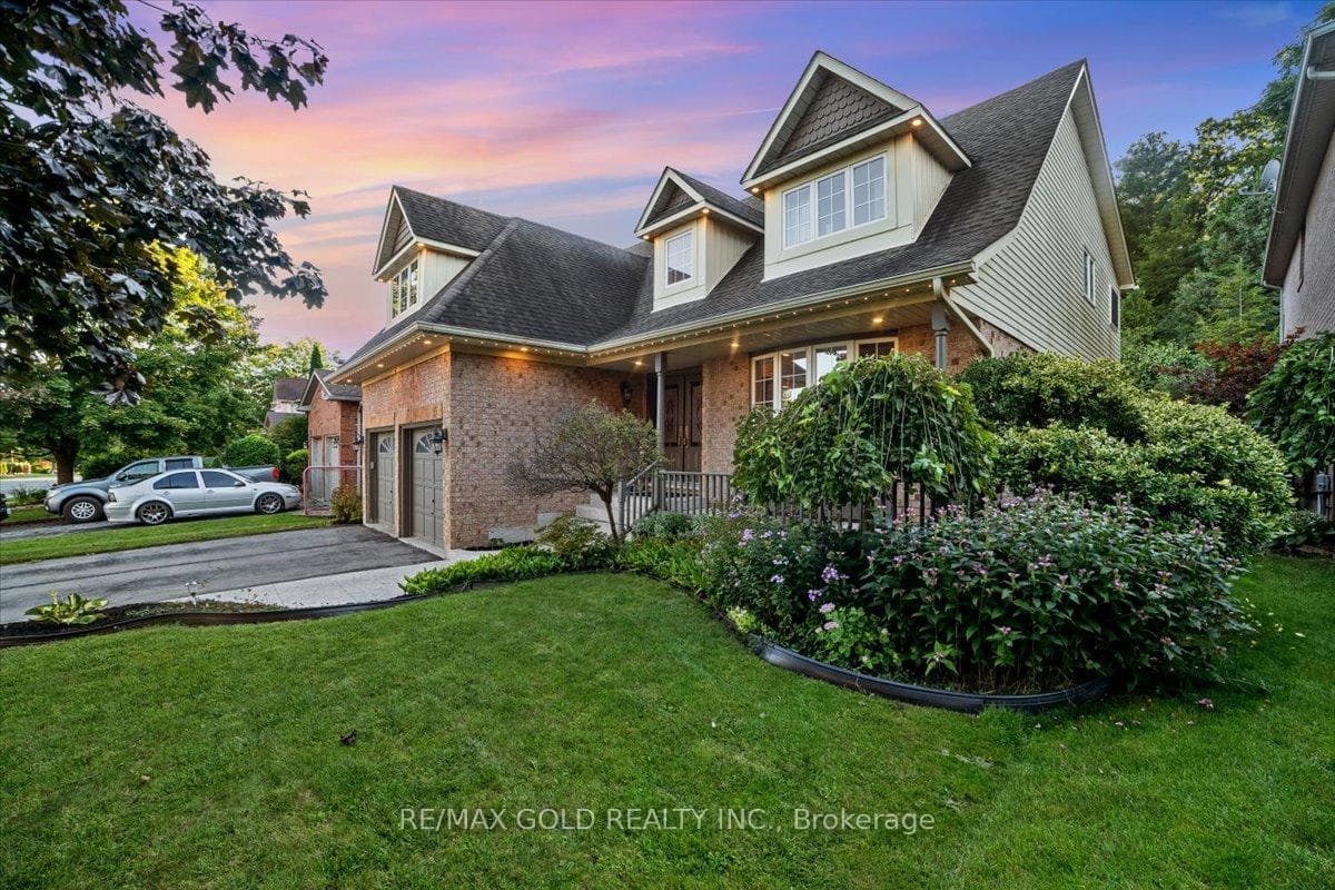 15 Canning Crescent photo 1