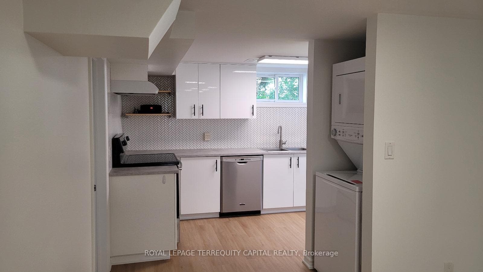 27 Fairburn Avenue Unit BSMT photo 3