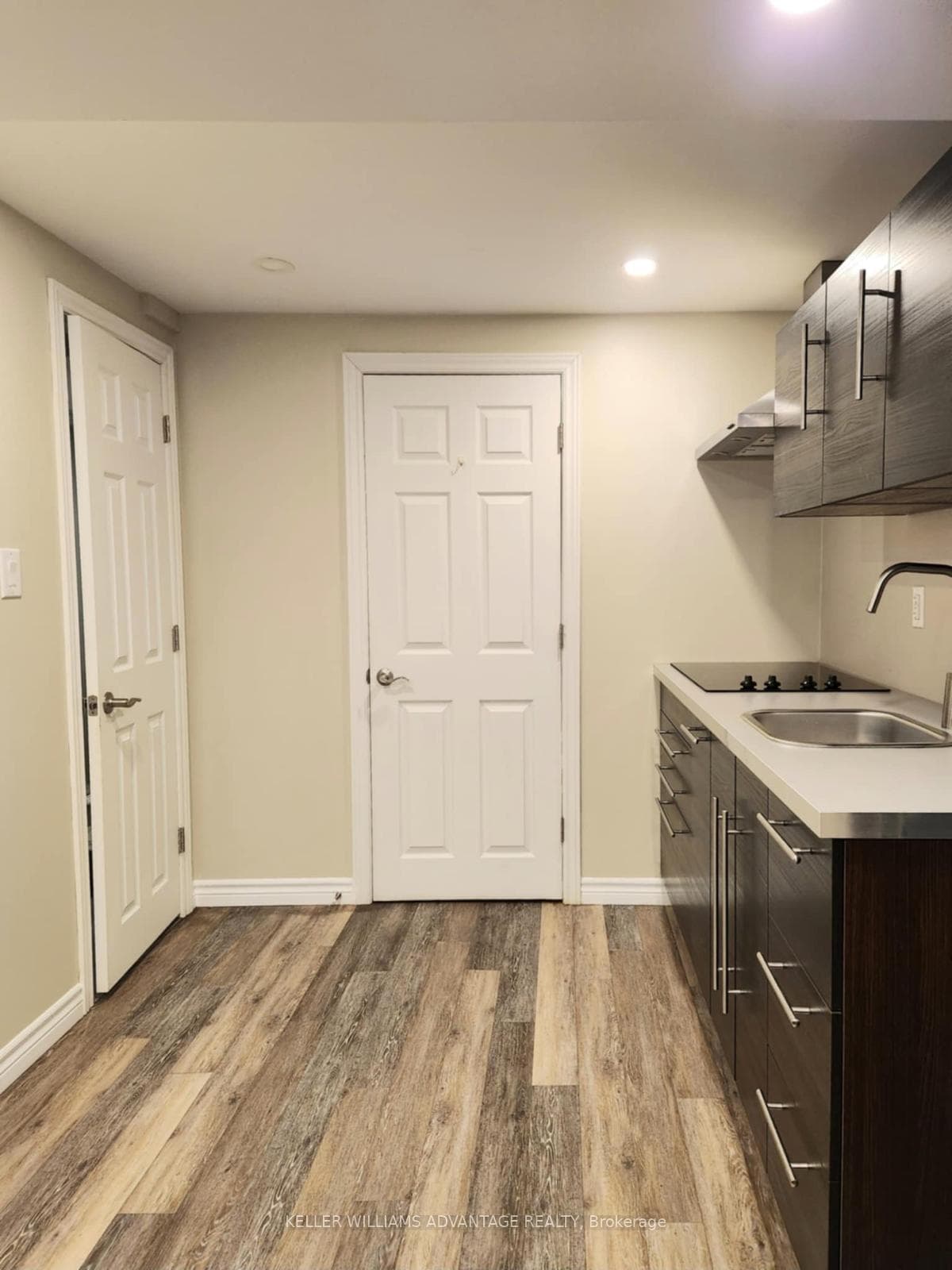 21 Cumberland Drive Unit Lower photo 5