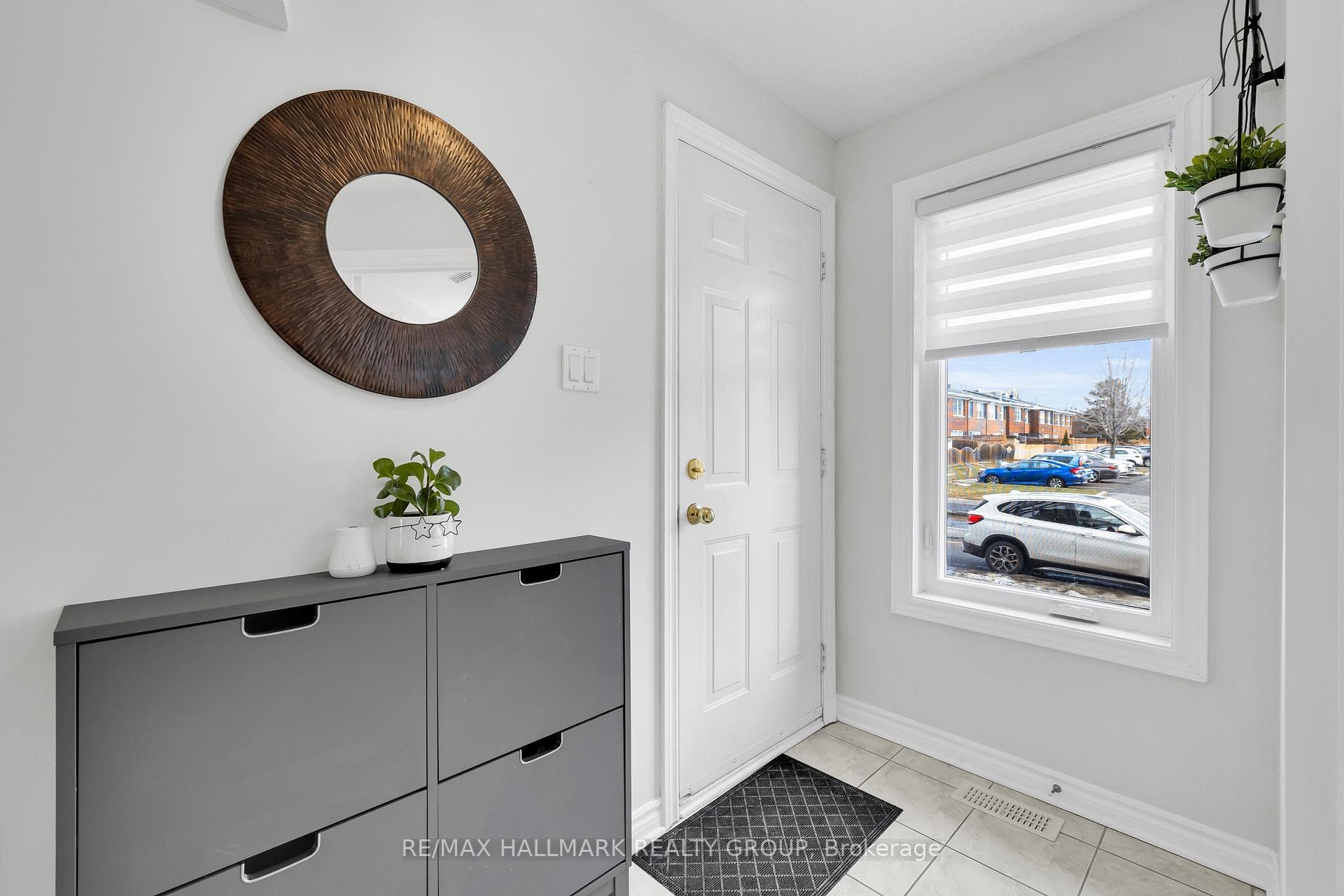 1344 Guthrie Street photo 3