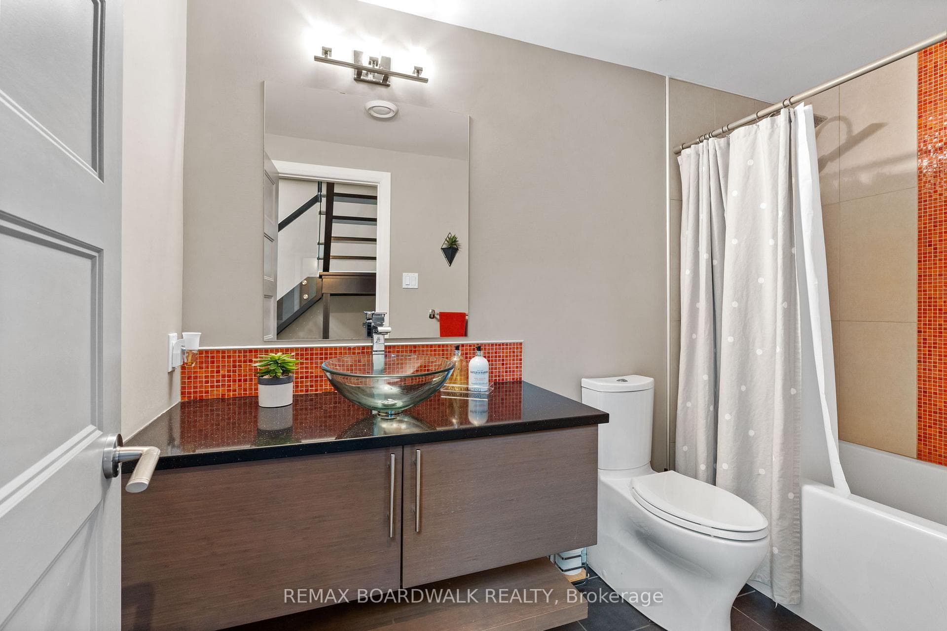 108 EDITH MARGARET Place photo 30
