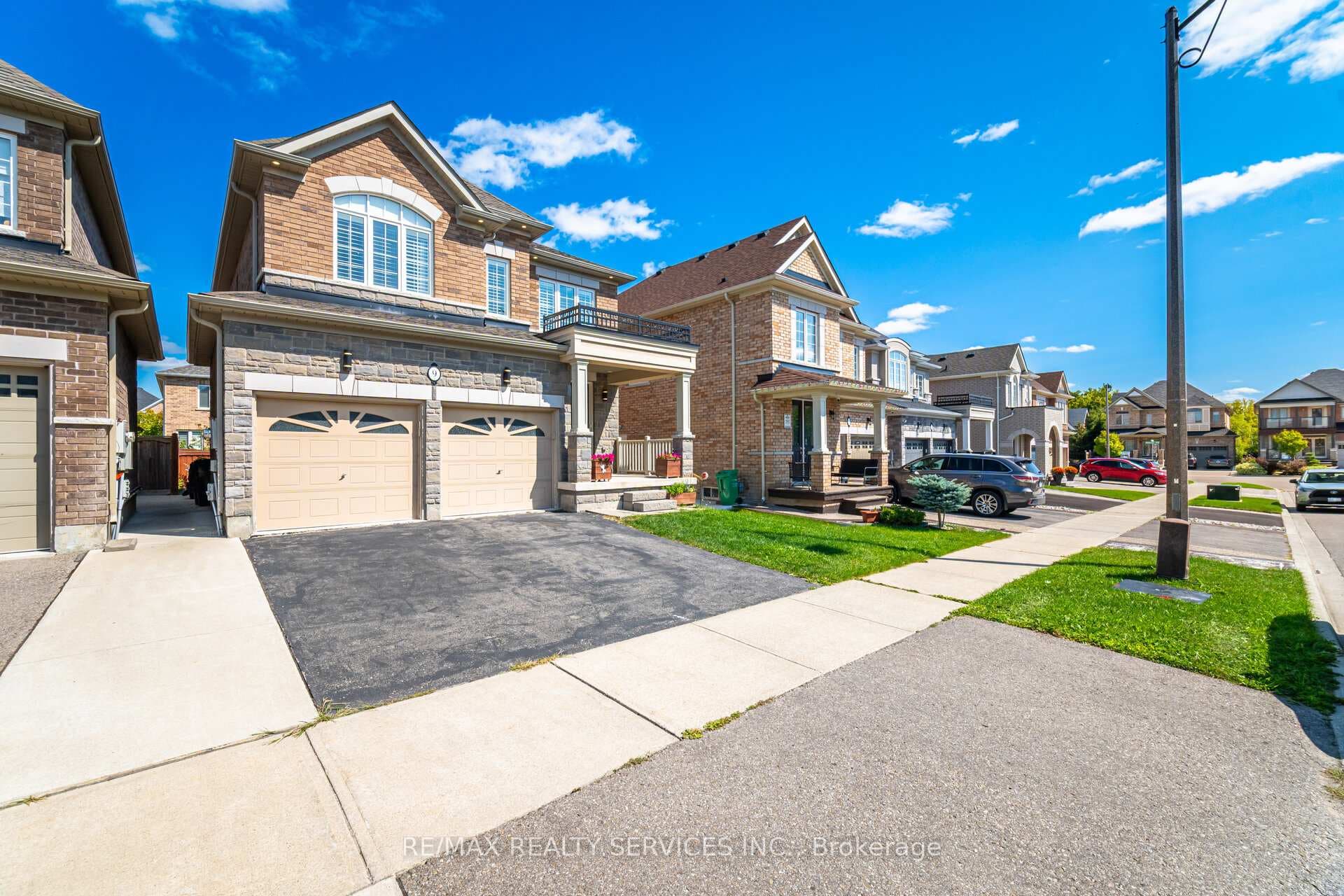 9 Meadowcreek Road photo 5
