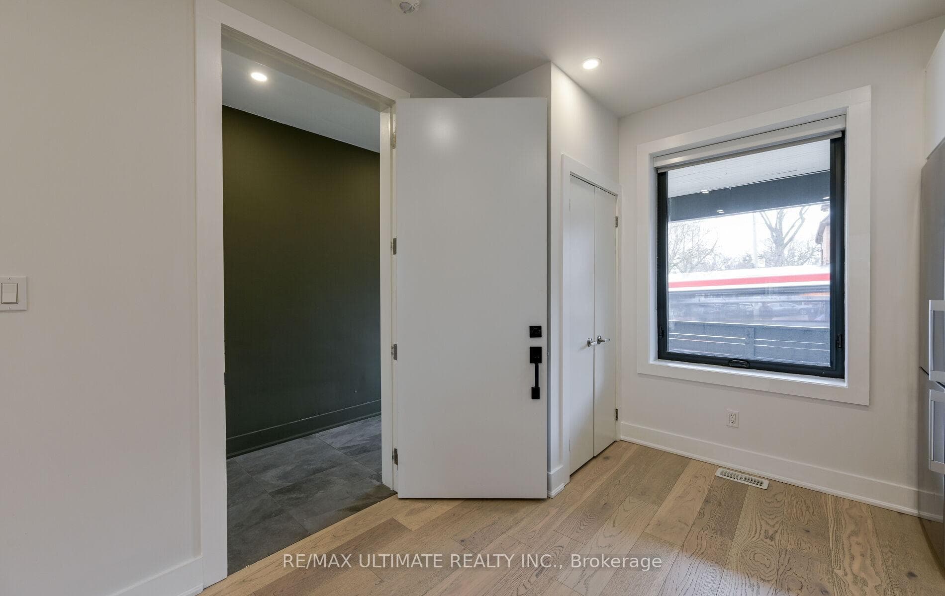 501A Carlaw Avenue Unit Main Floor photo 6
