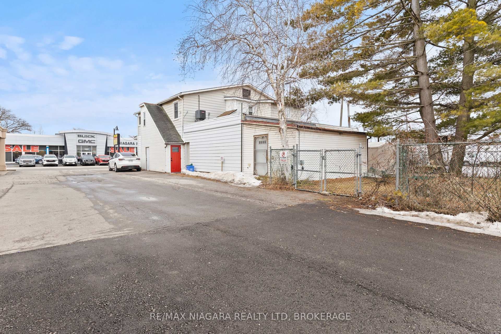 1530 NIAGARA STONE Road photo 4