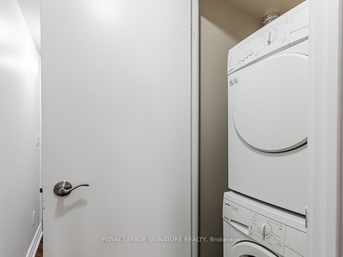8 Scollard Street Unit 709 photo 17