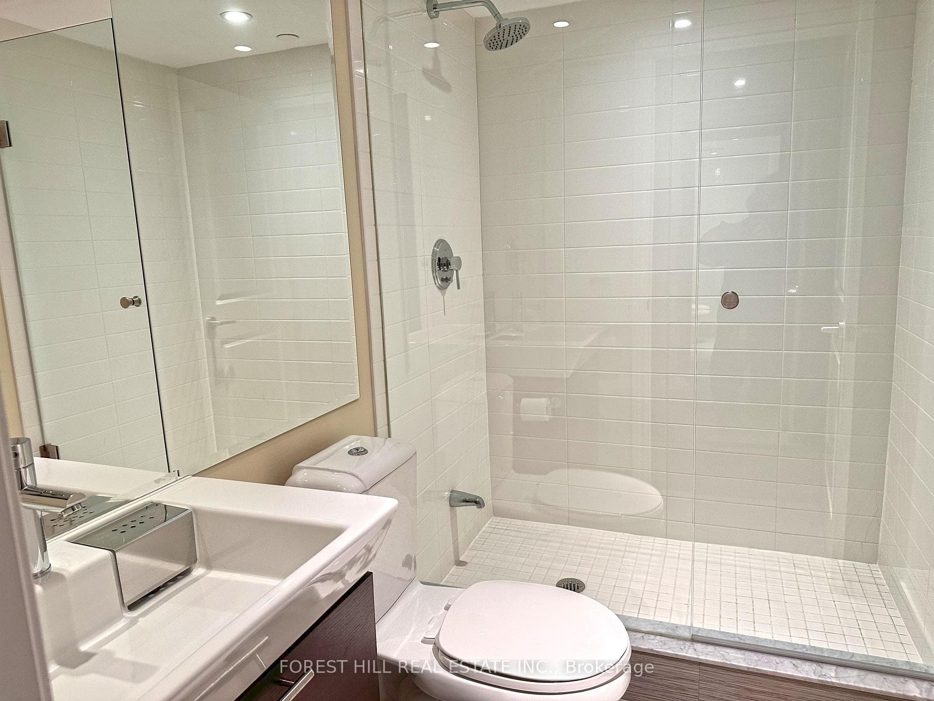 386 Yonge Street Unit 3416 photo 9