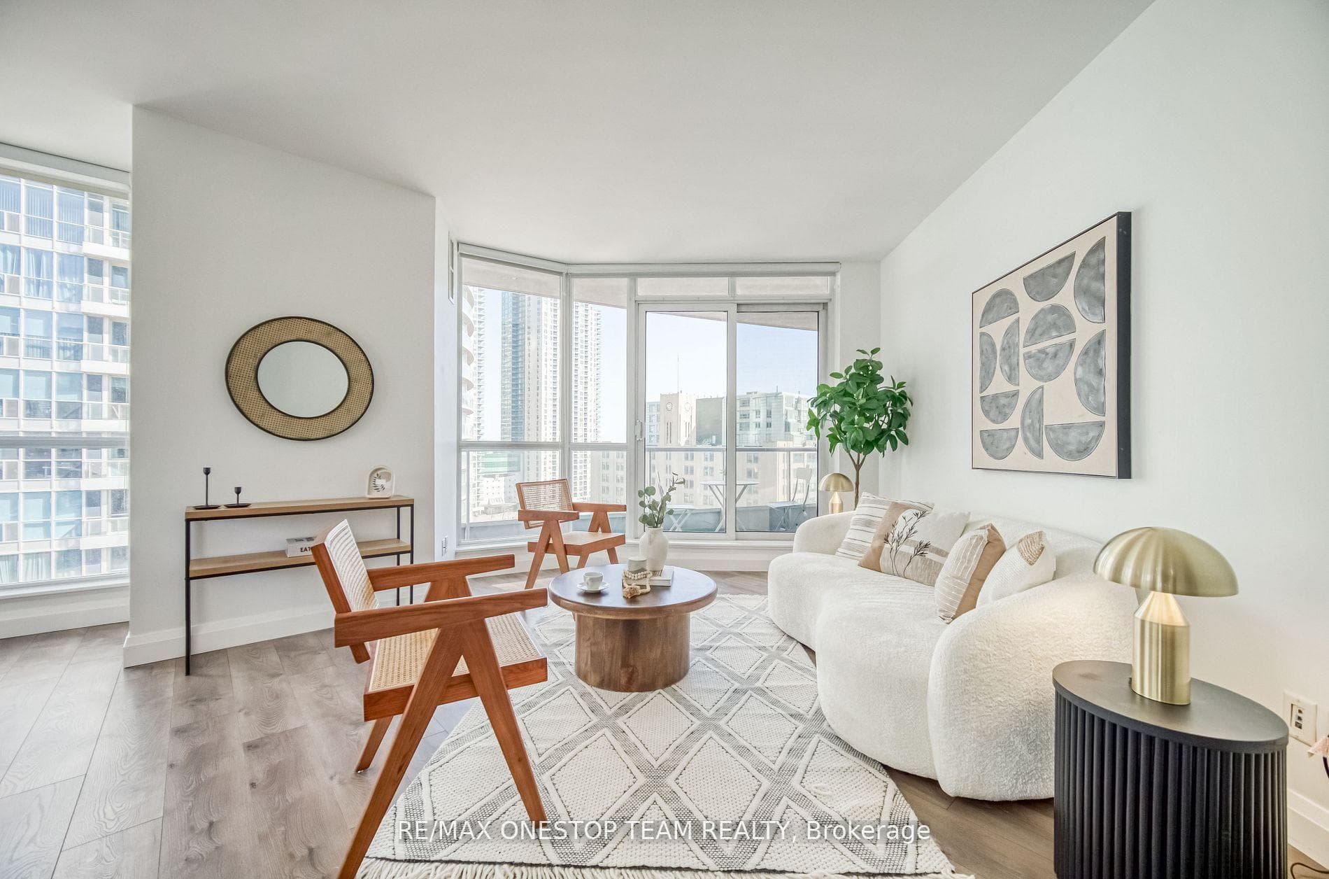 218 Queens Quay Unit 1002 photo 6