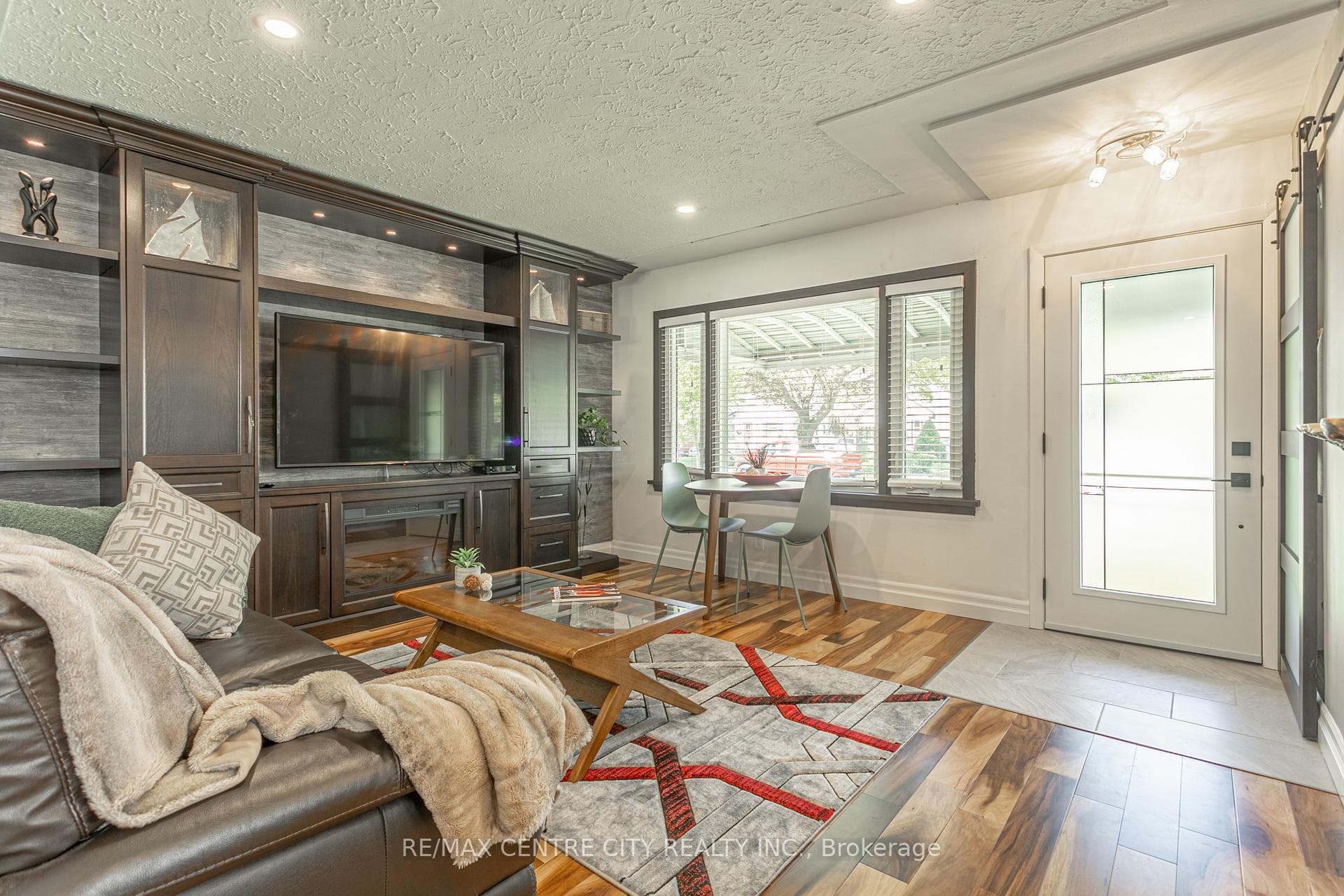 136 Linwood Street photo 10