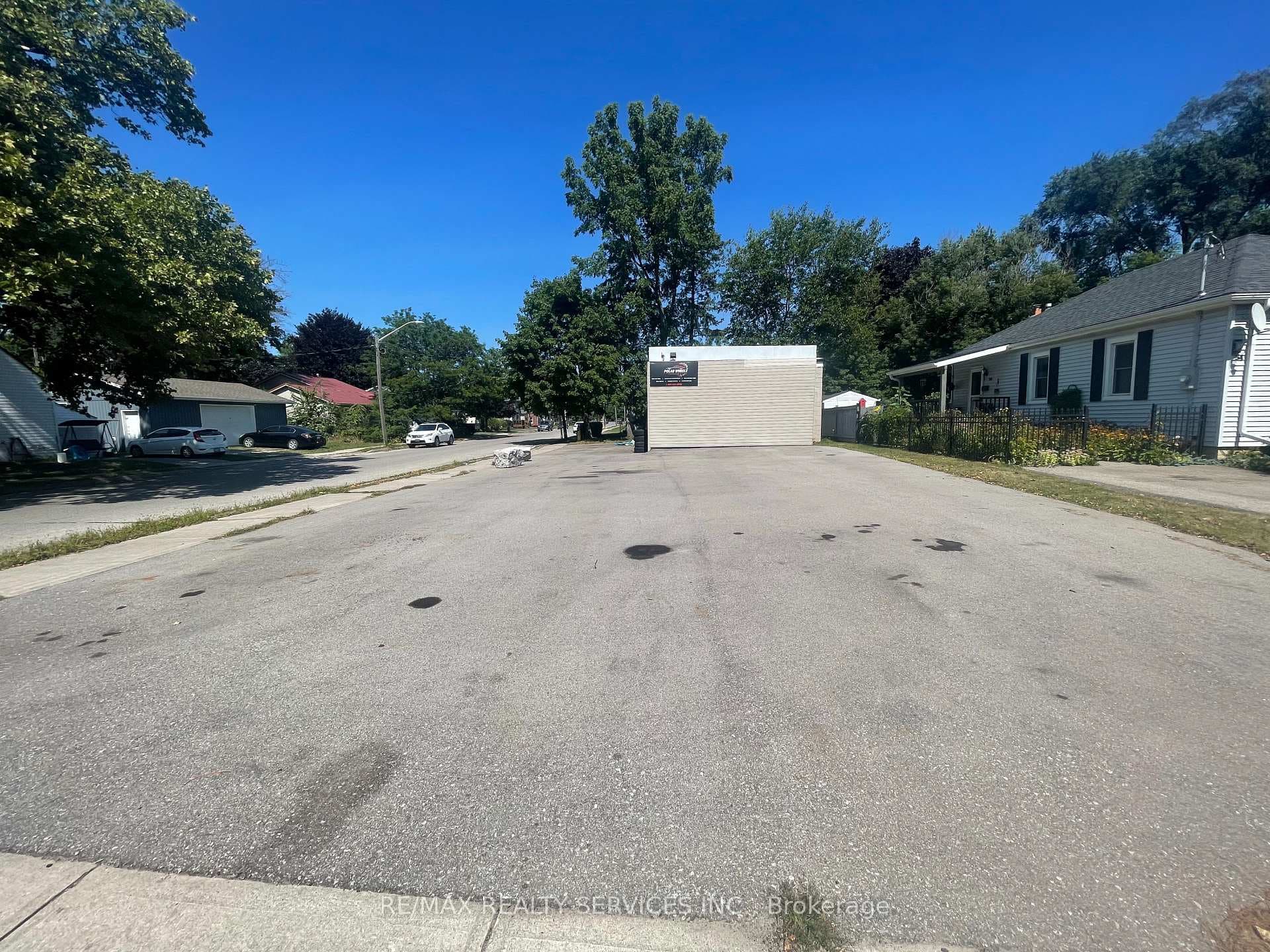 46 Kitchener Avenue photo 12