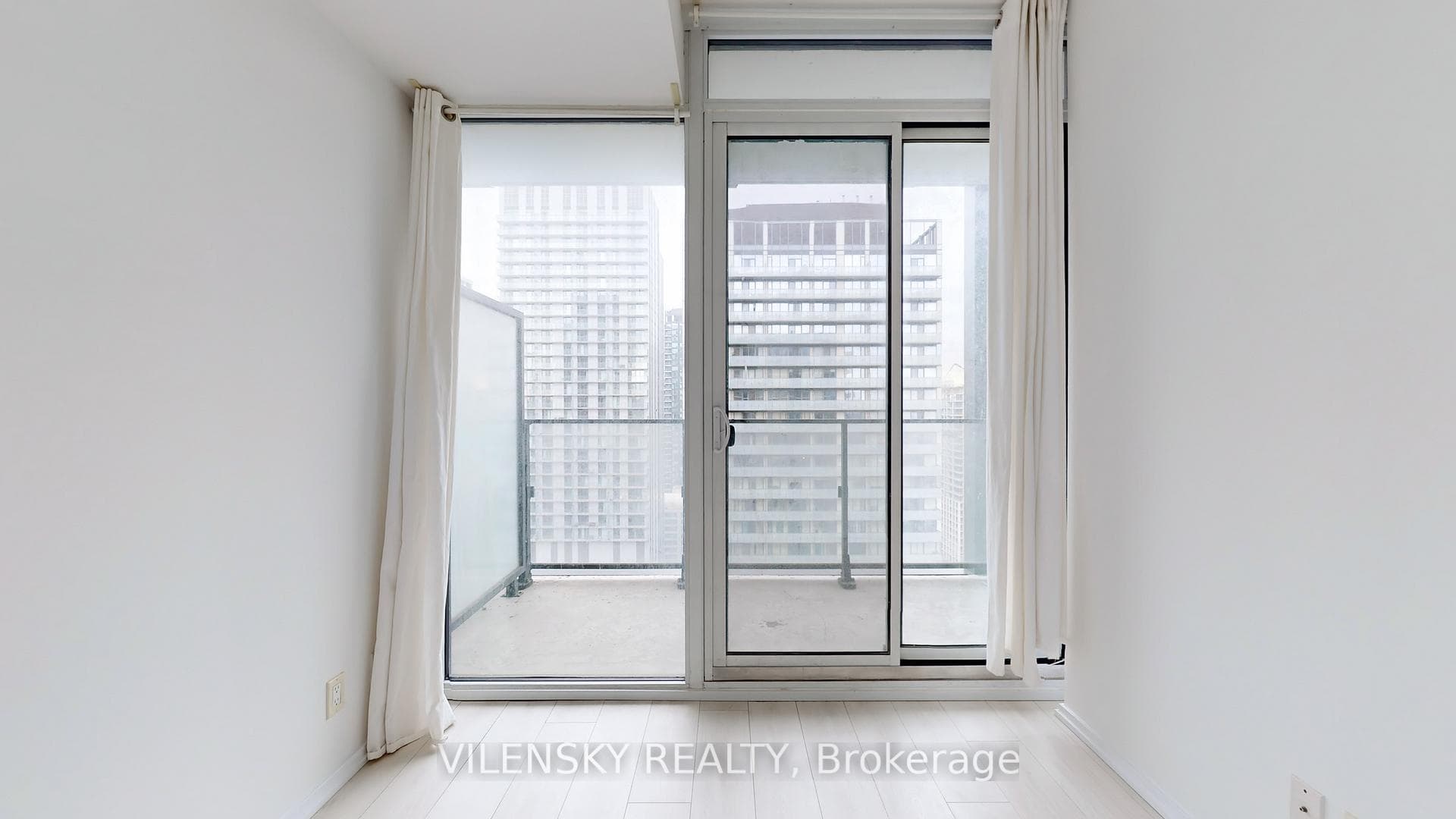 125 Peter Street Unit 3311 photo 20