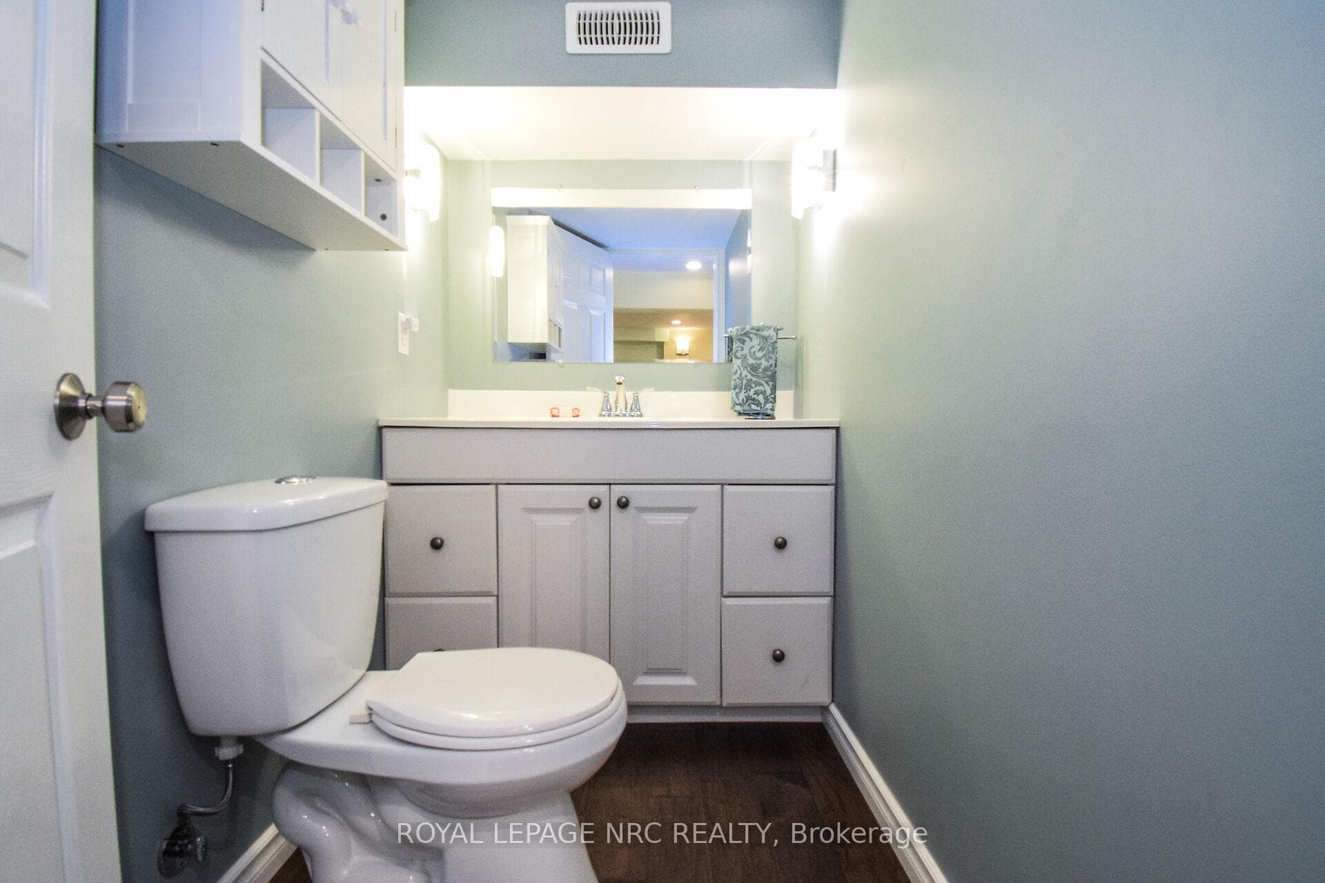 850 David Street photo 32