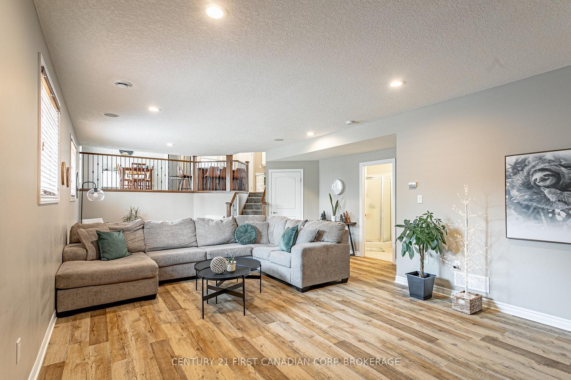 270 Boyd Boulevard photo 23