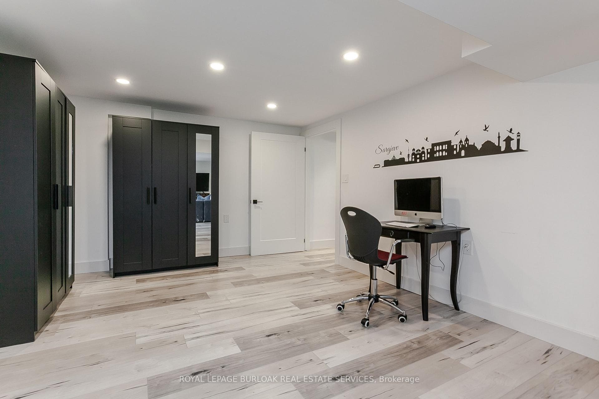 417 Strathcona Drive photo 19