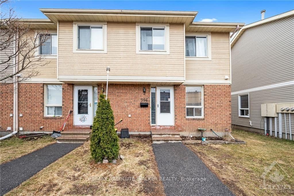 956 COOKSHIRE Crescent photo 1