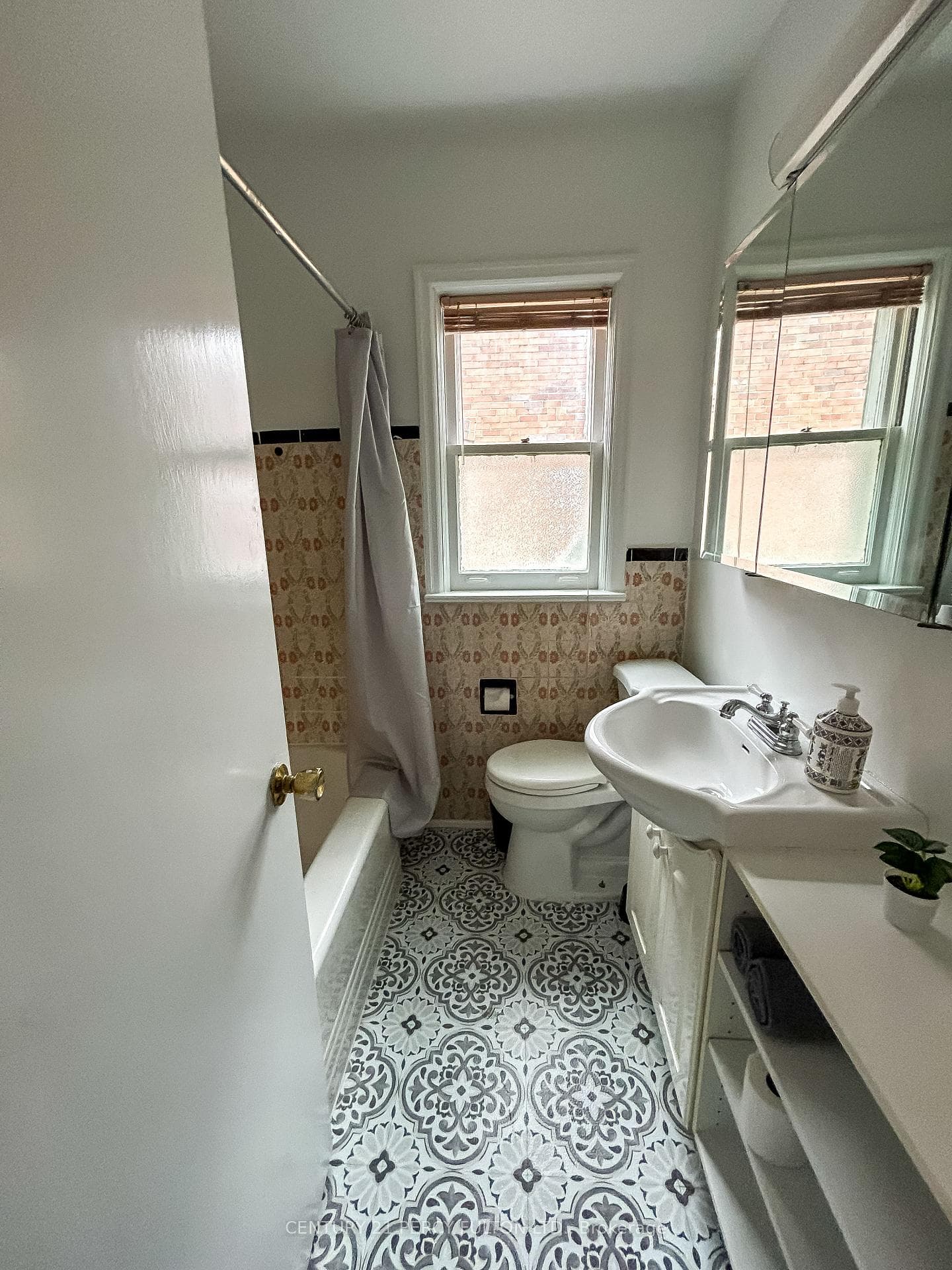 115 South Kings Way photo 16