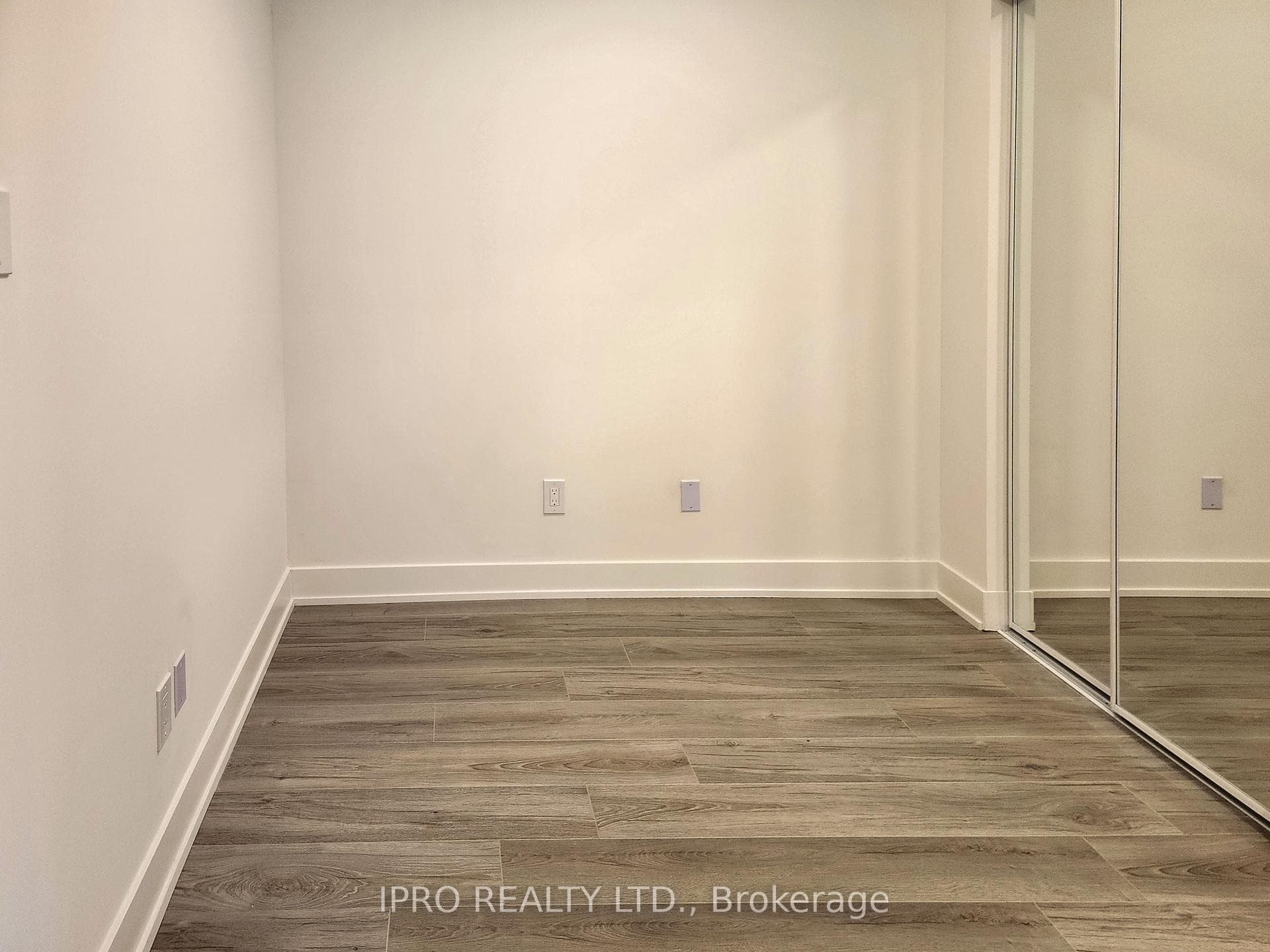 1285 Queen Street Unit 508 photo 7