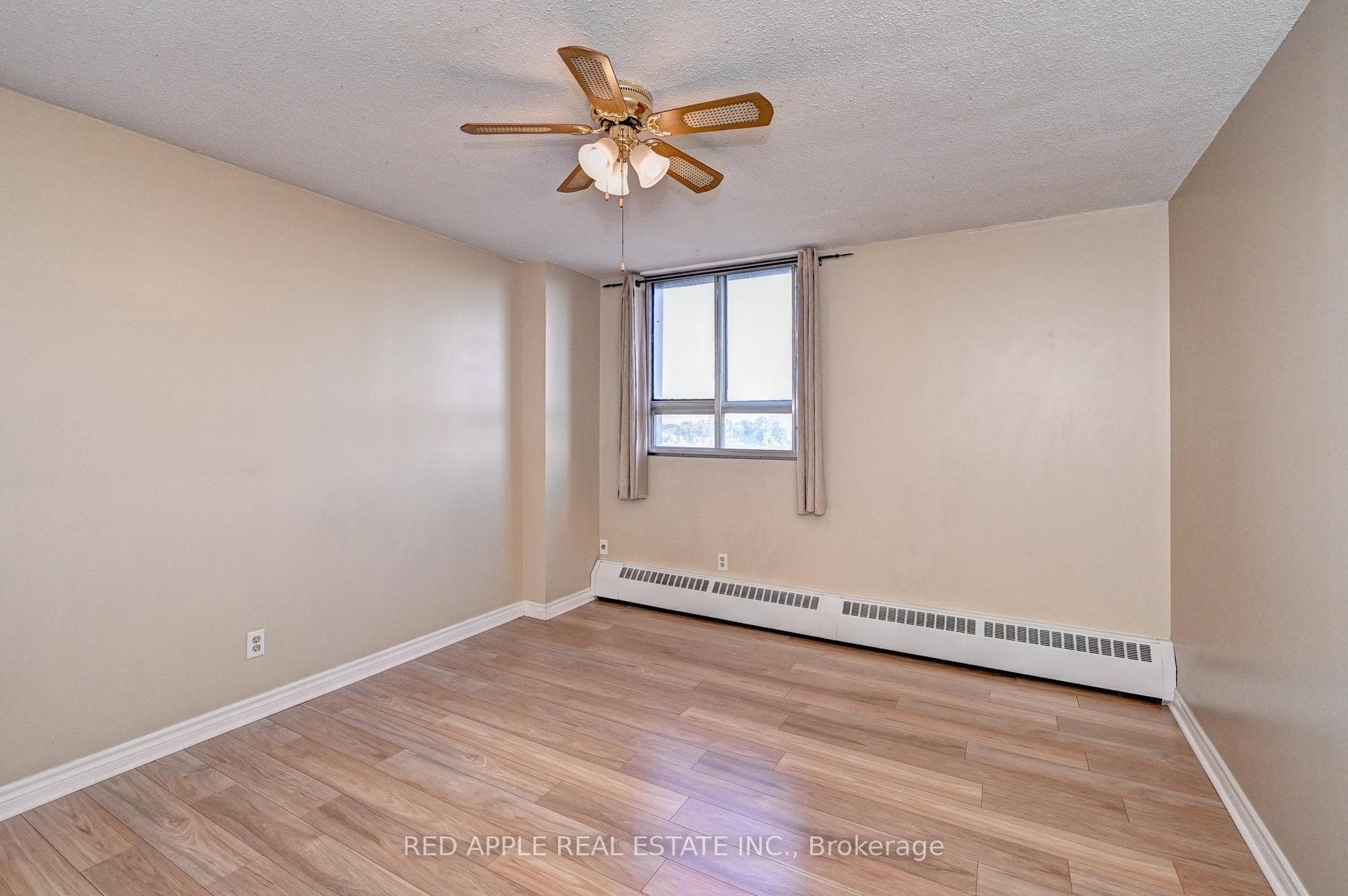 225 Harvard Place Unit 907 photo 16
