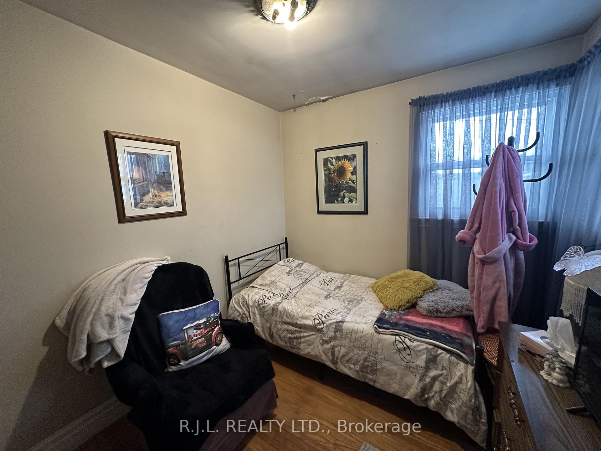 394 Wolsely Street photo 14