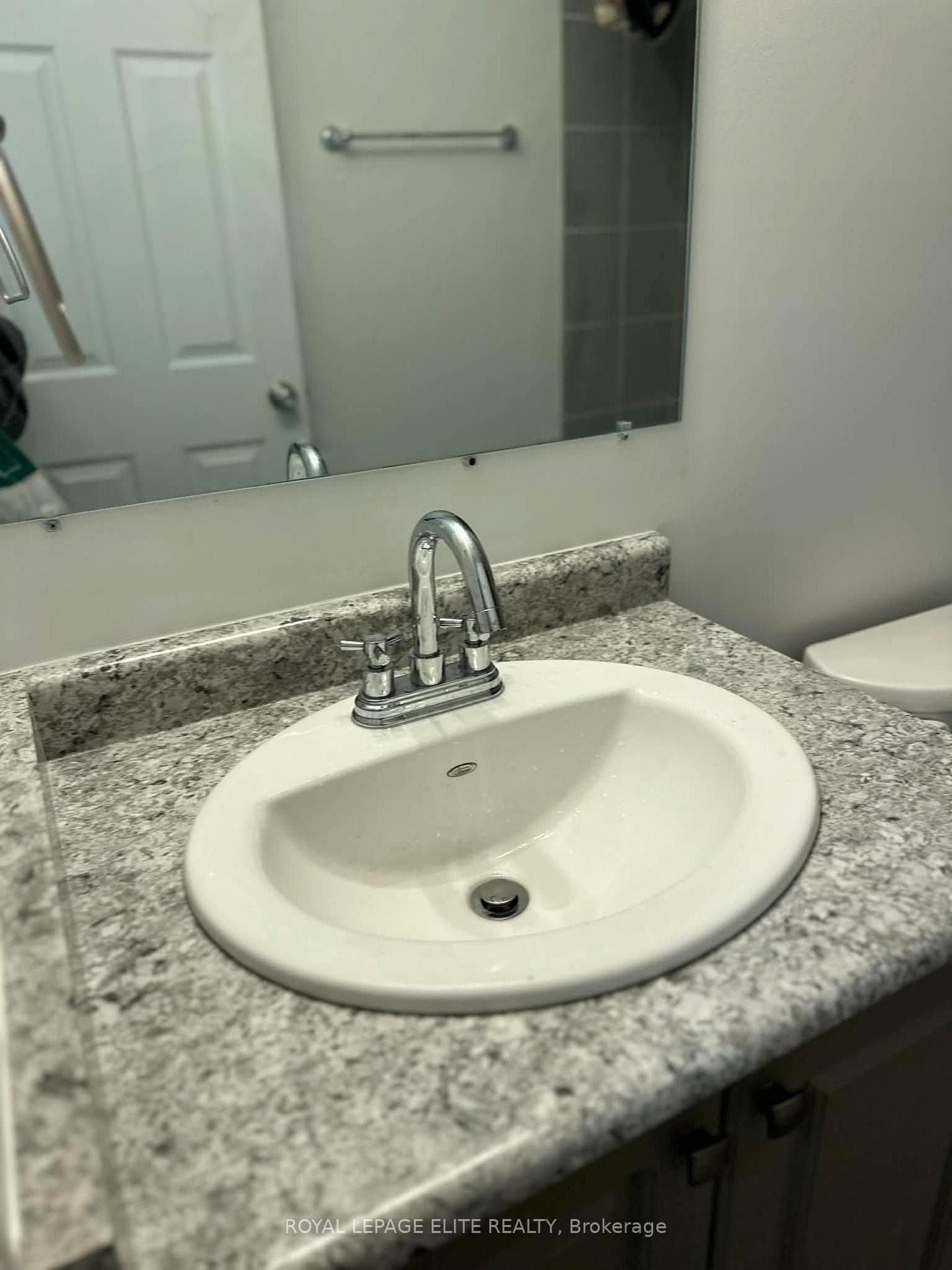 350 Dundas Street Unit 48 photo 12