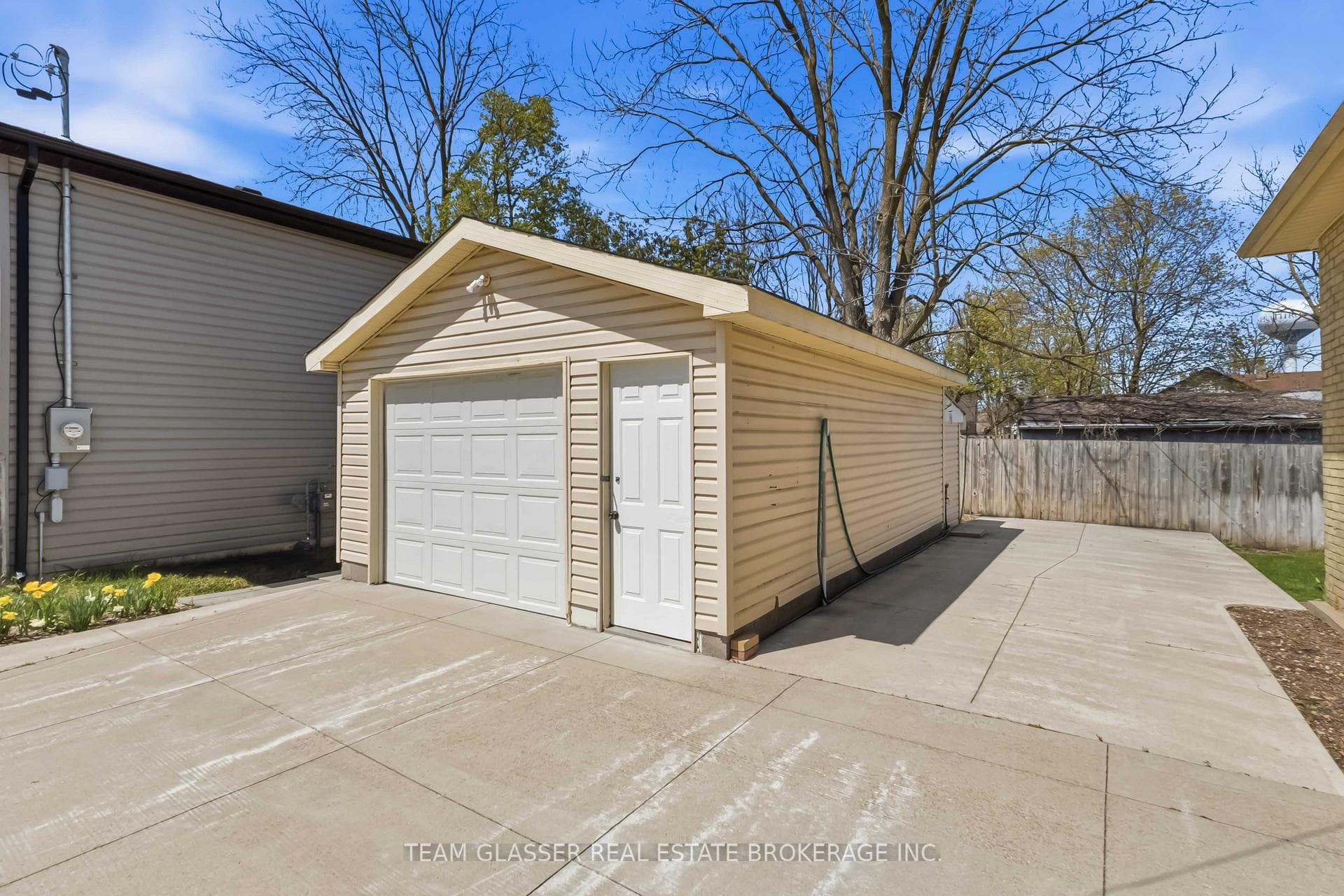 208 ELLOR Street photo 30