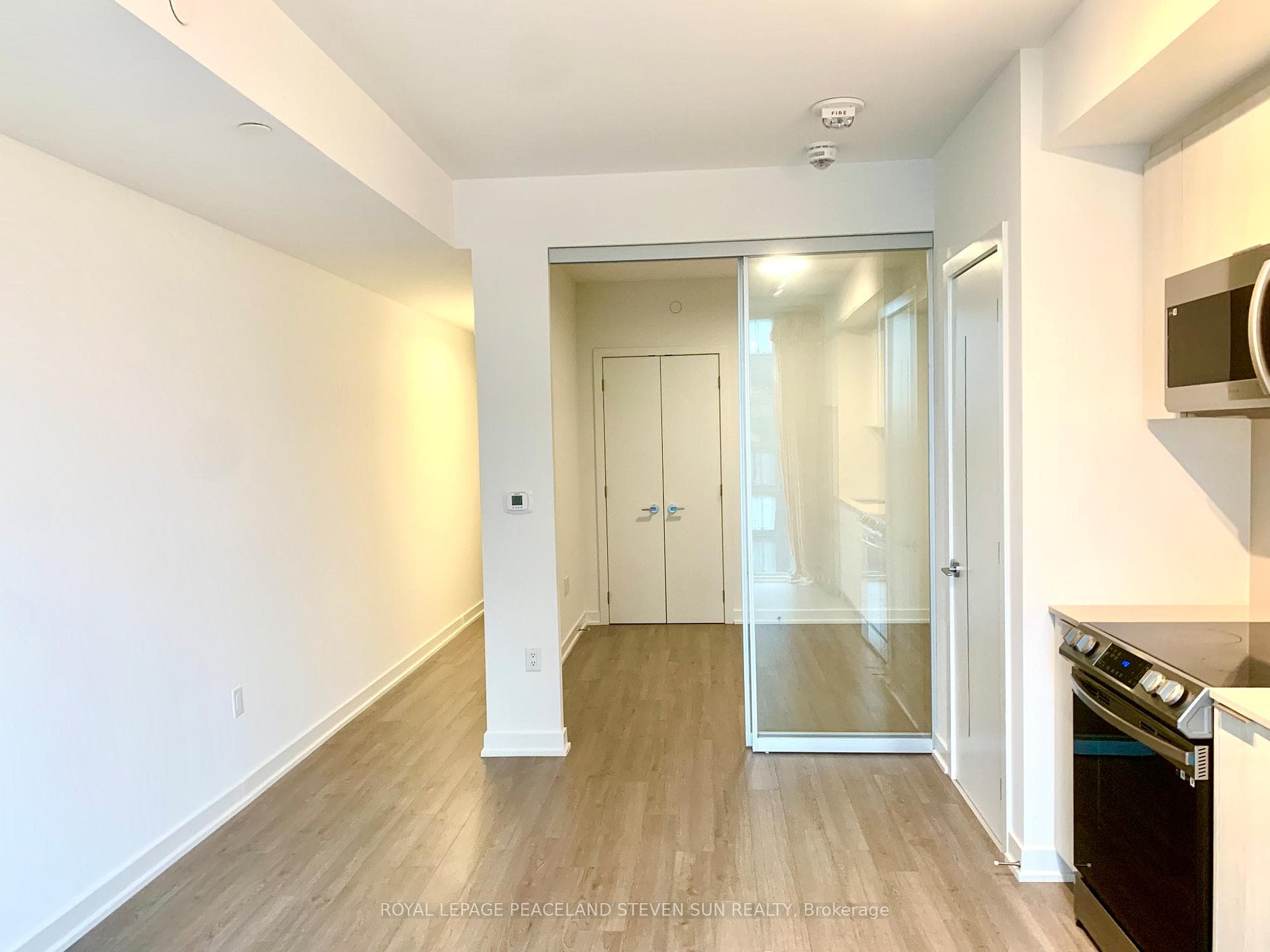 357 King Street Unit 3406 photo 6
