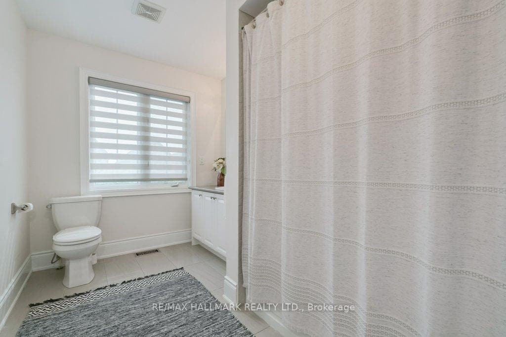 245 Cranbrook Crescent photo 24