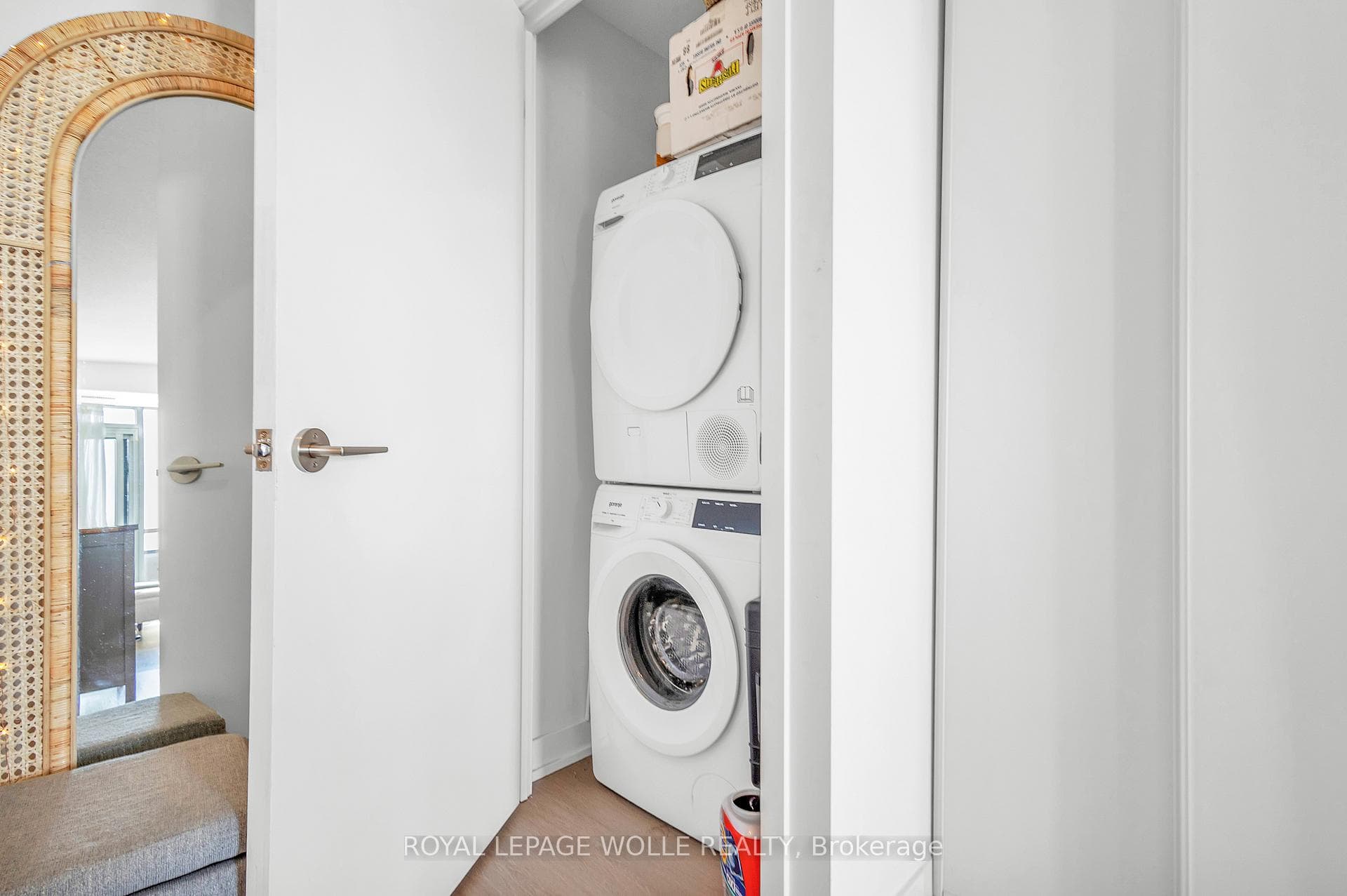 859 The Queensway N/A Unit 412 photo 27