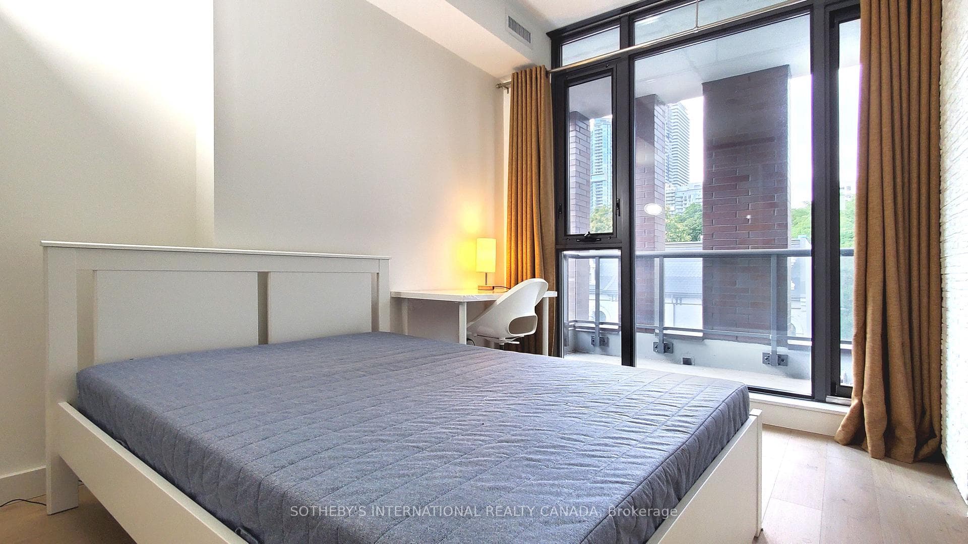 81 Wellesley Street Unit 305 photo 14