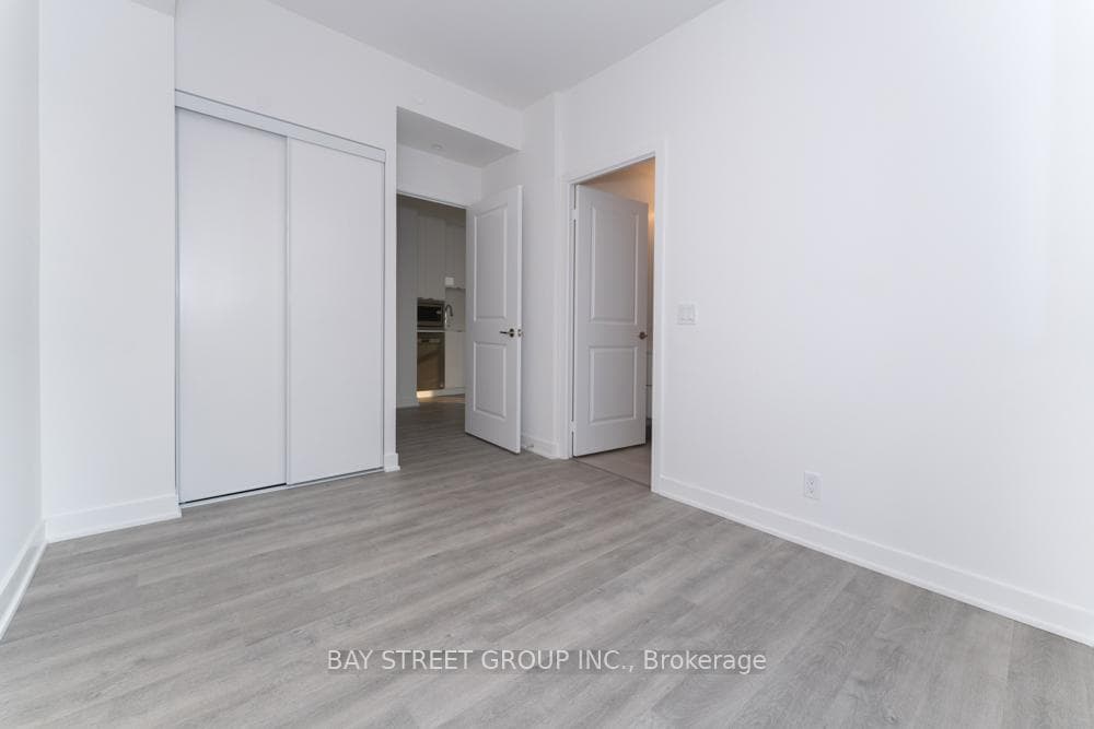 50 Upper Mall Way Unit 1005 B photo 18