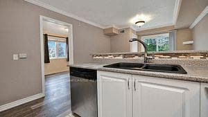 141 Sydenham Wells N/A Unit 1 photo 35