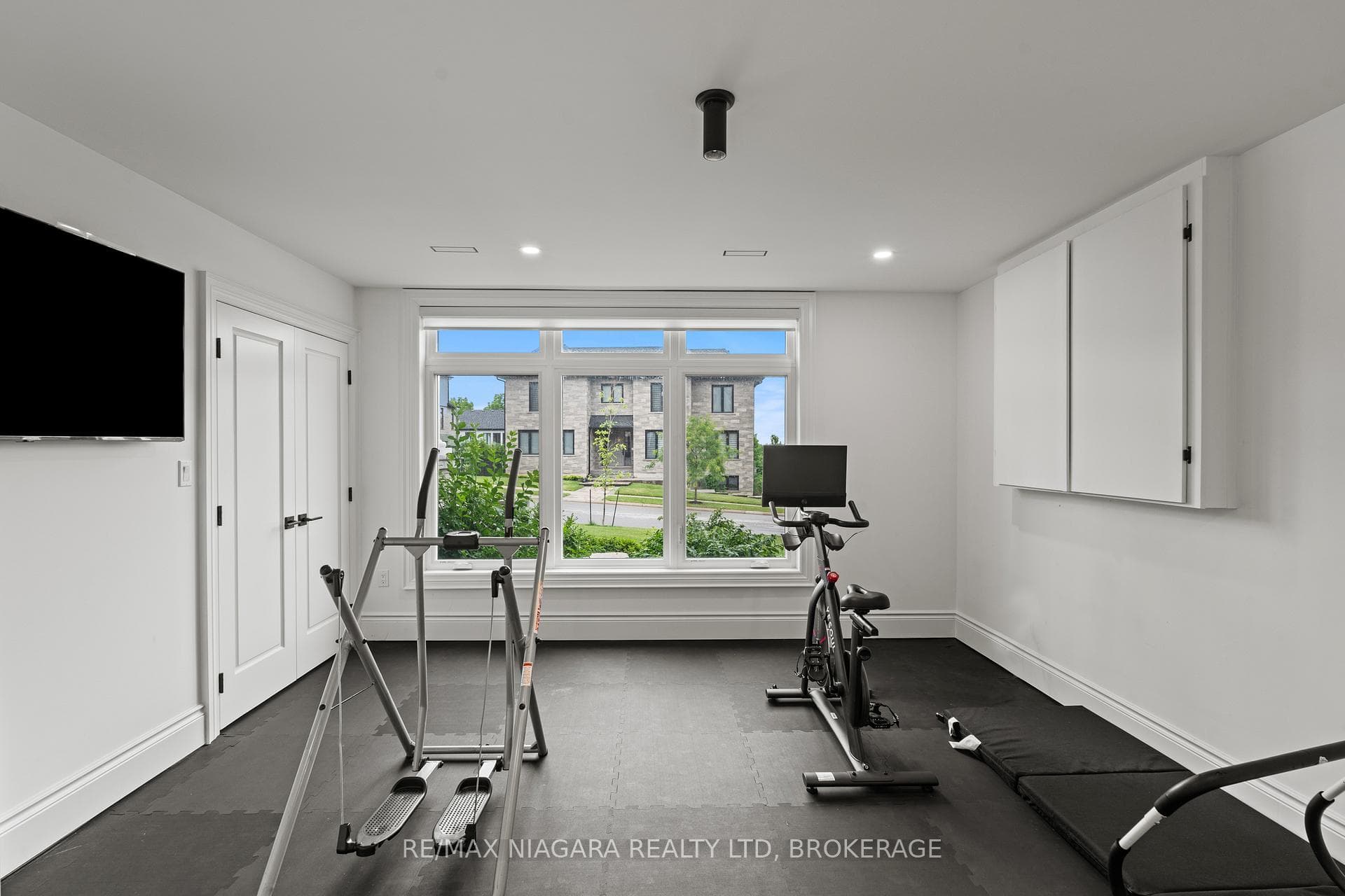 58 Kenmir Avenue photo 37
