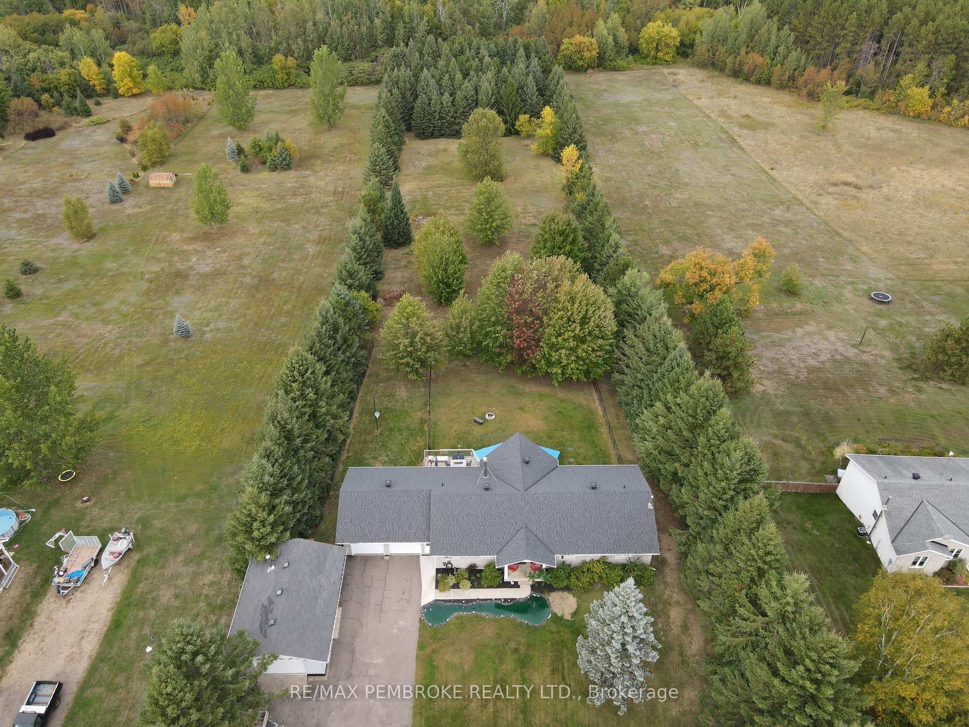 56 Robertson Drive photo 4