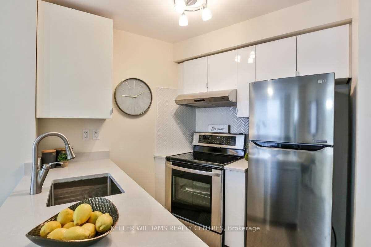 650 Queens Quay Unit 723 photo 7