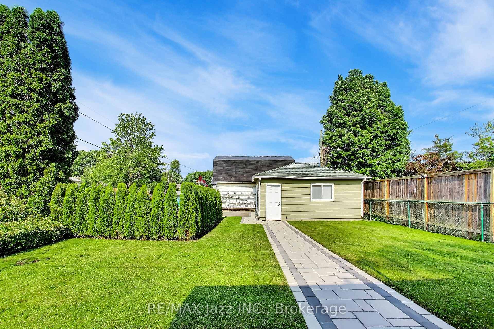 397 Beverly Street photo 30