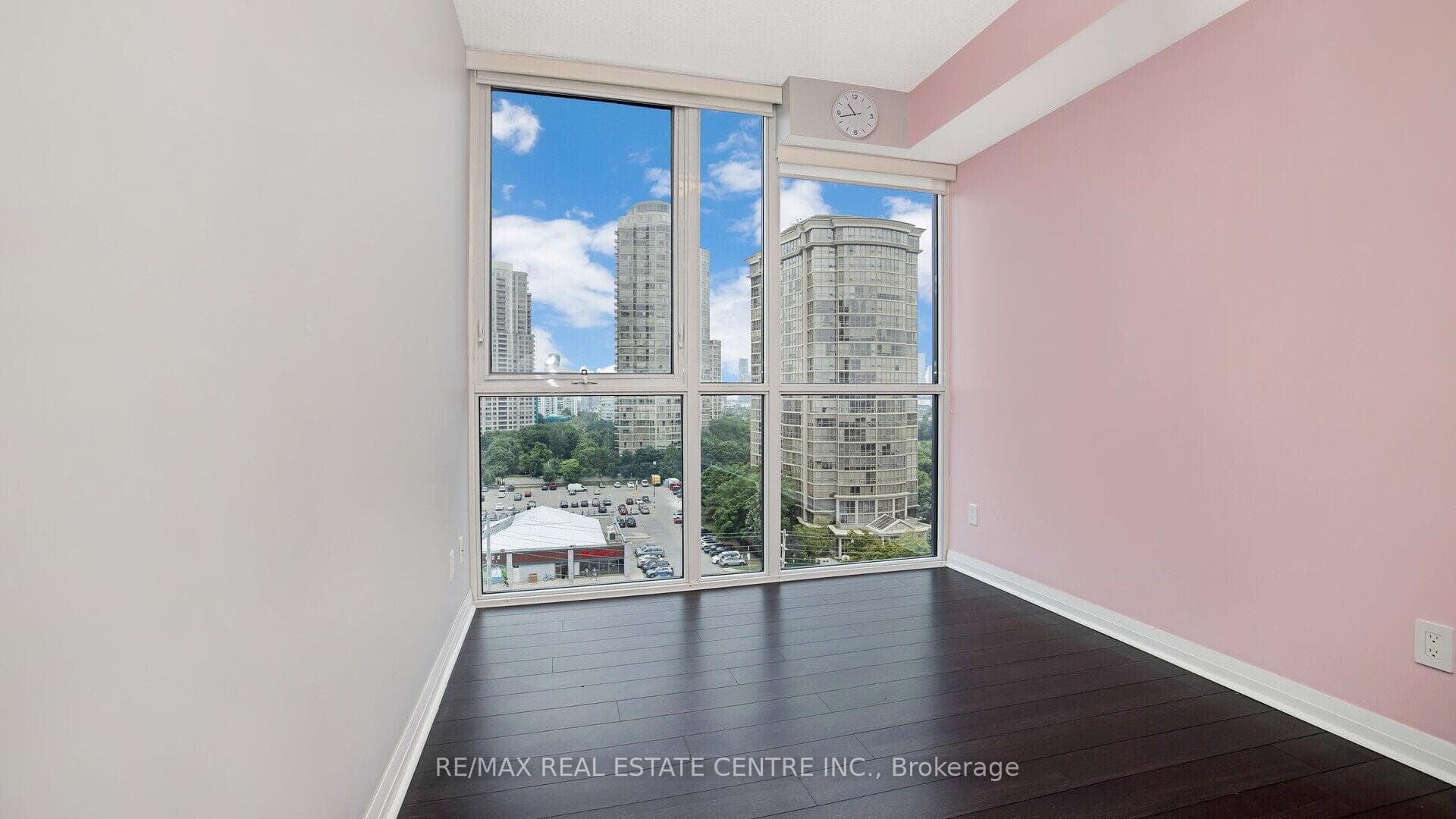 75 Eglinton Avenue Unit 902 photo 25