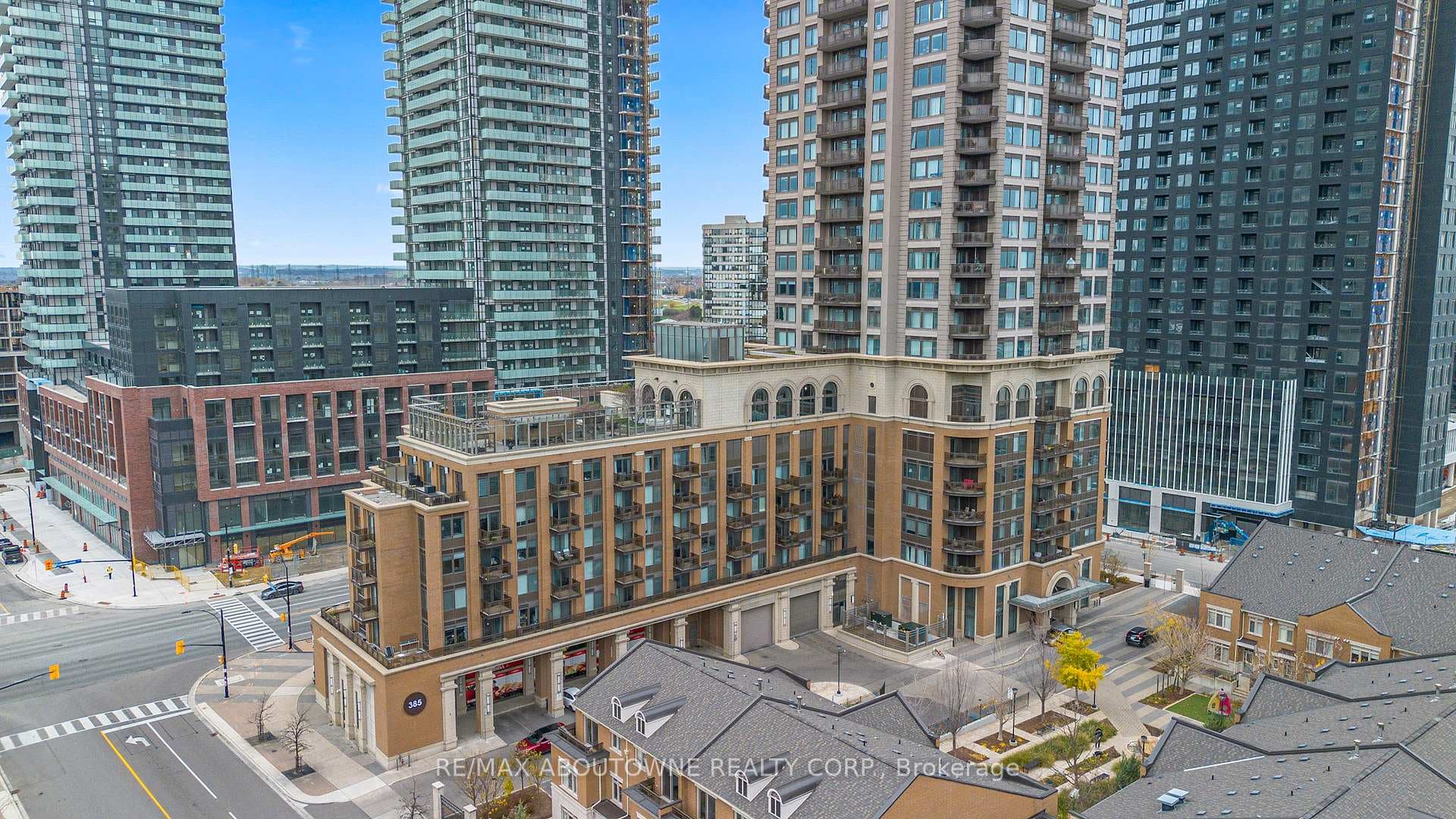 385 Prince Of Wales Drive Unit 320 photo 2