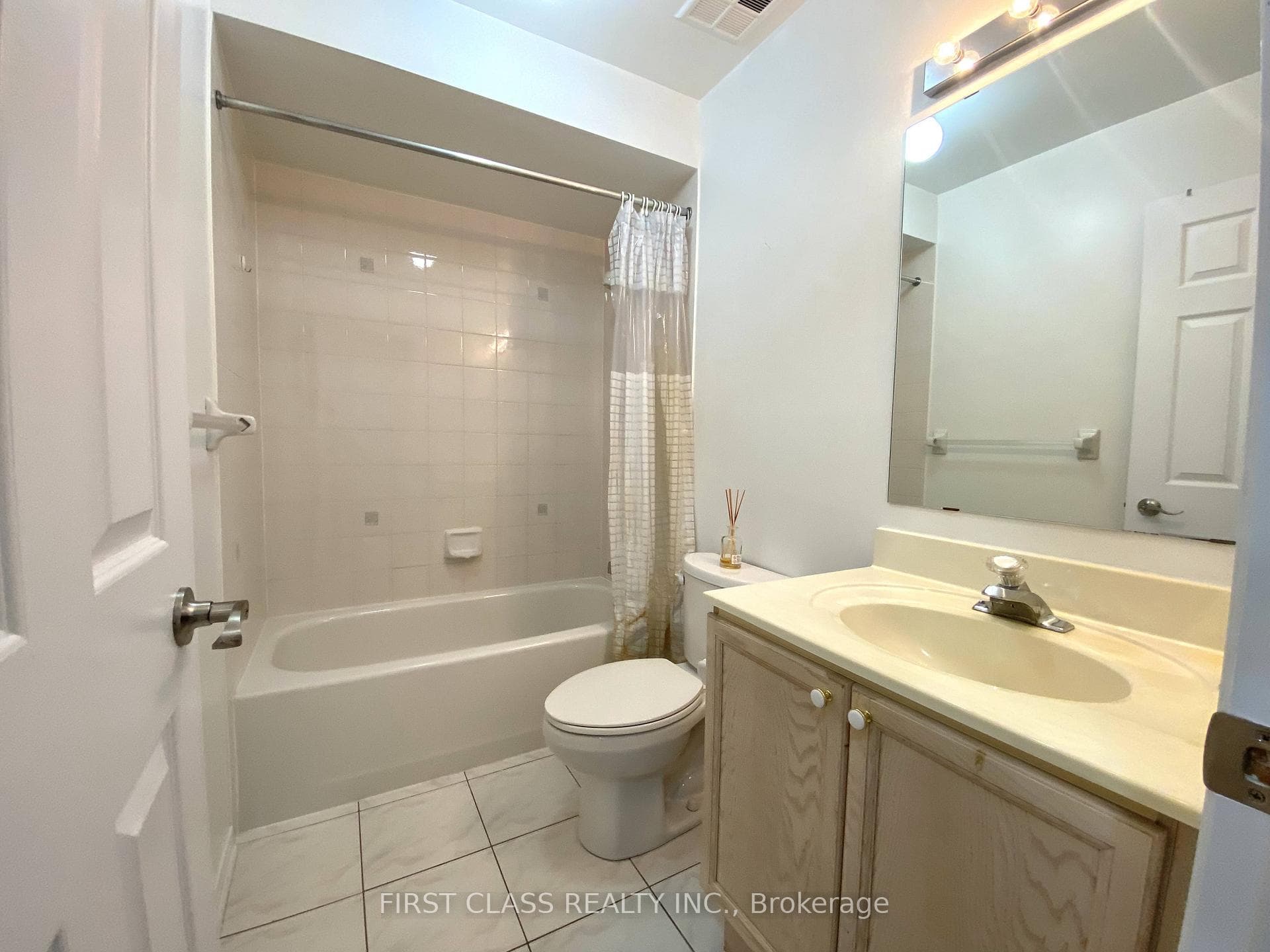 108 Snowdon Circle photo 15