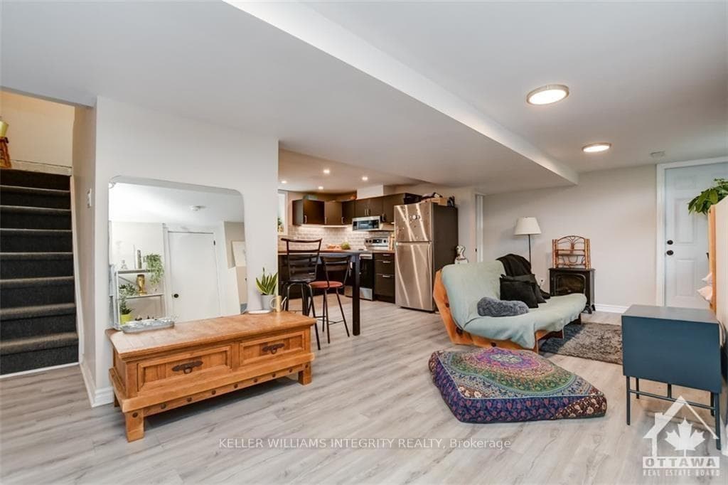 2408 DRURY Lane Unit B photo 3