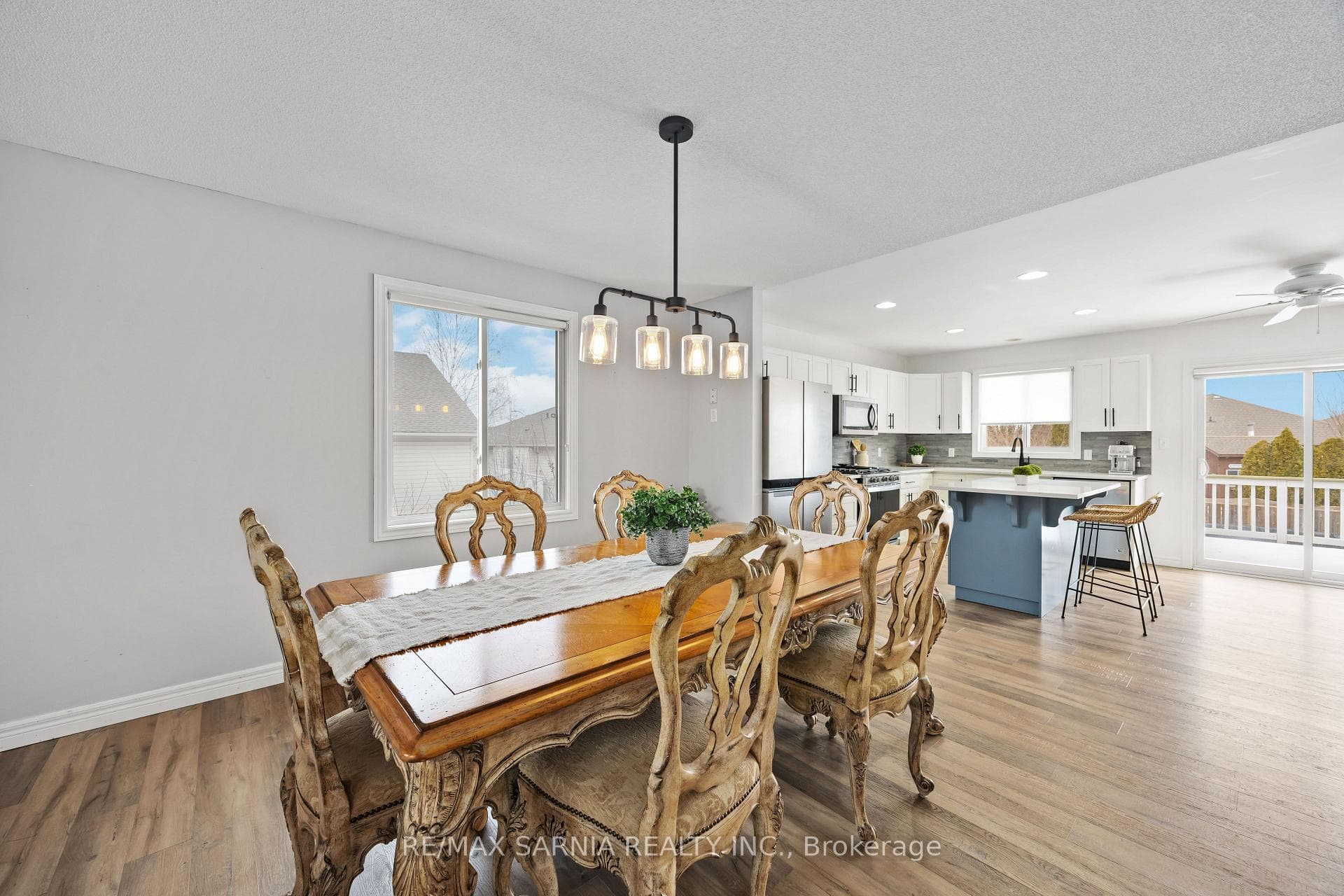 638 Bentinck Drive photo 7