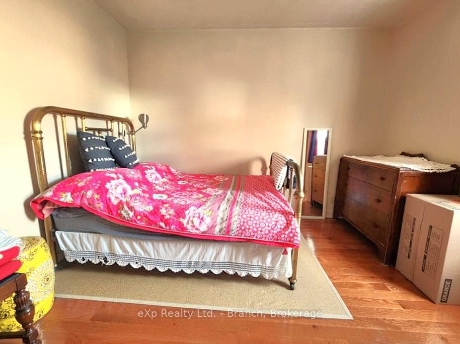 348 Birch Street photo 10