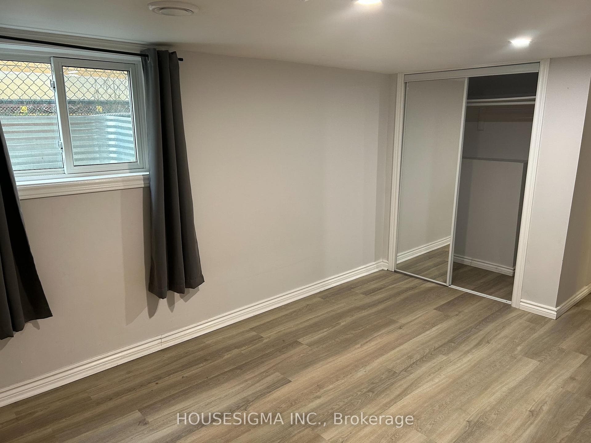 566 Chester Street photo 7