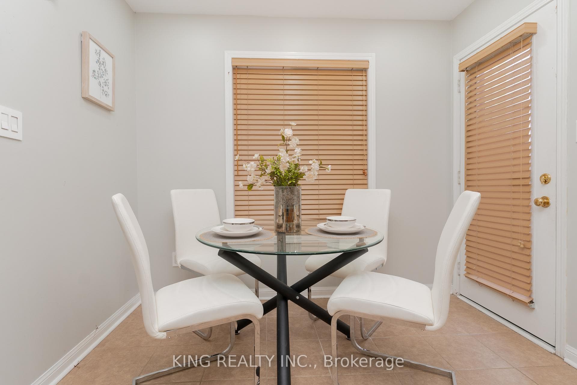 54 COACHLIGHT Crescent photo 10