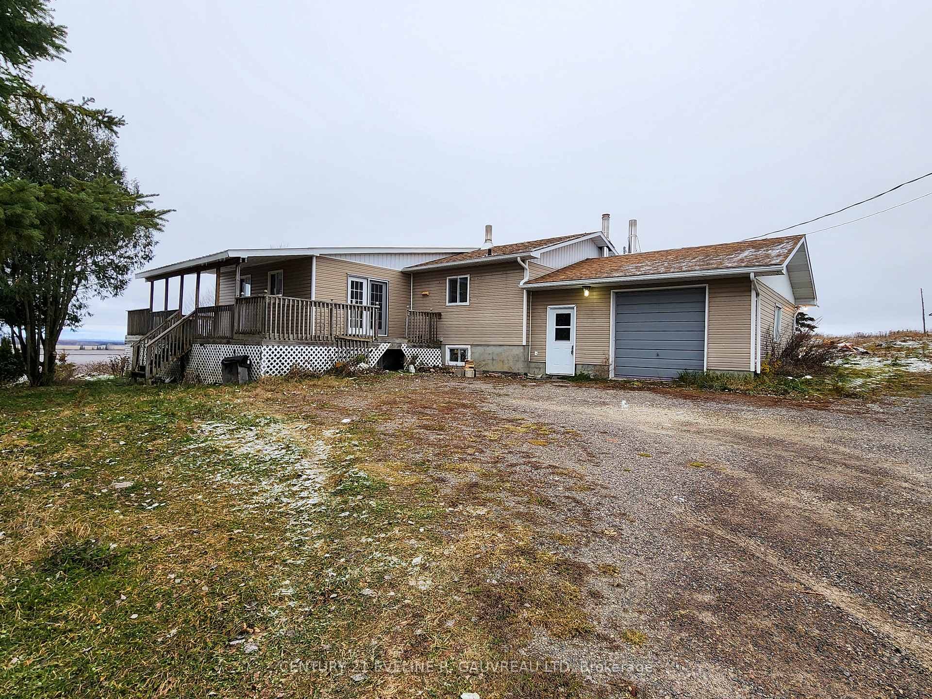 61225 Martel Road photo 2