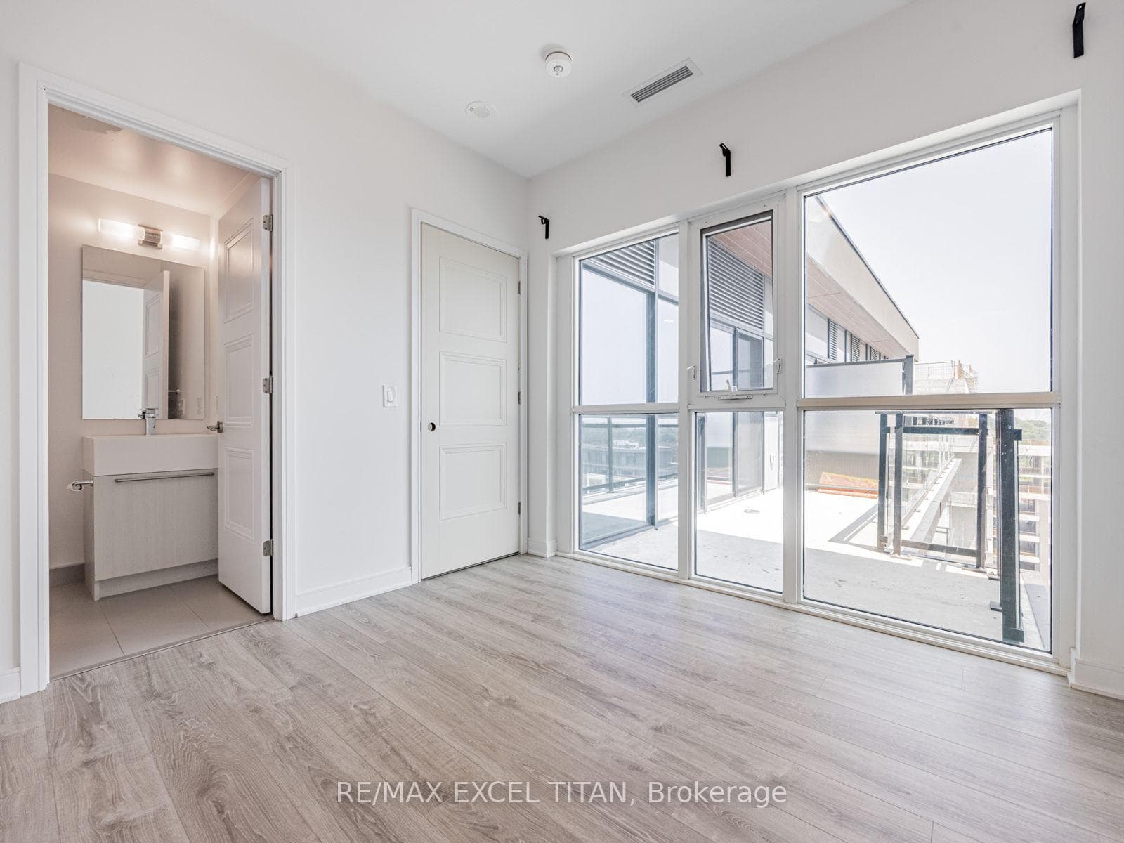 25 Neighbourhood Lane Unit 1012 photo 15