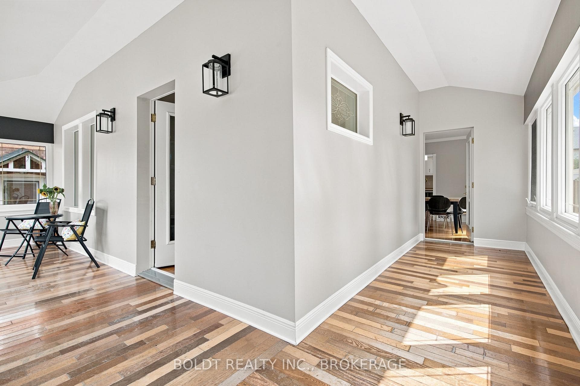 42 Thomas Street photo 3