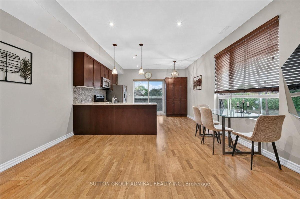 2 Maxwell Street Unit 202 photo 3