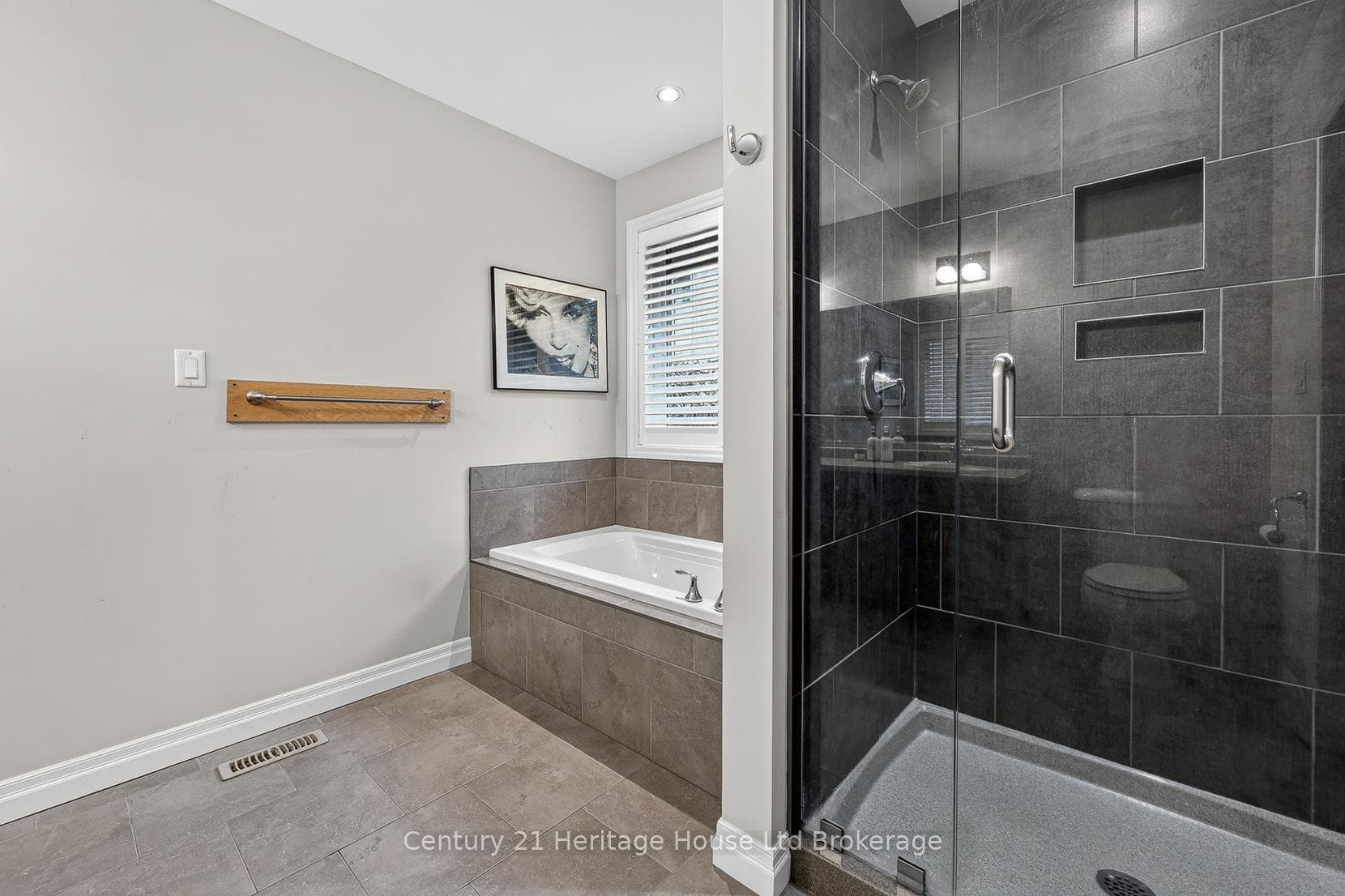 54 Westview Court photo 18