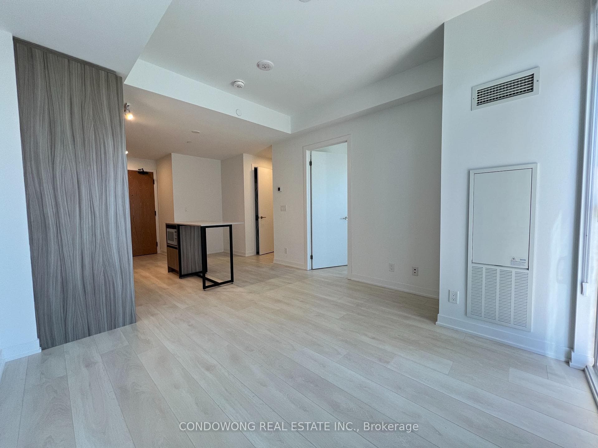 7950 Bathurst Street Unit 810 photo 7