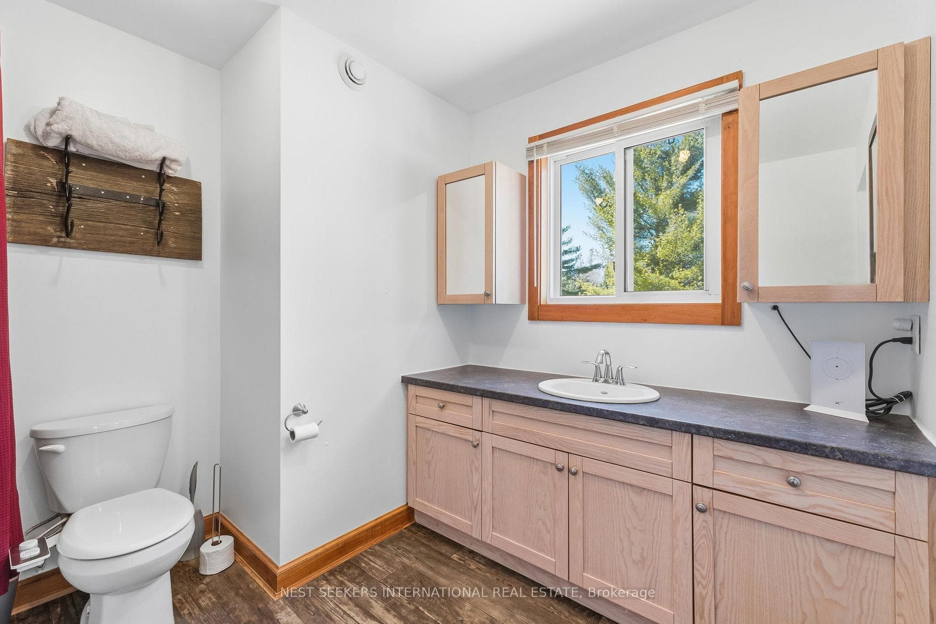 3184 Ravenscliffe Road photo 12