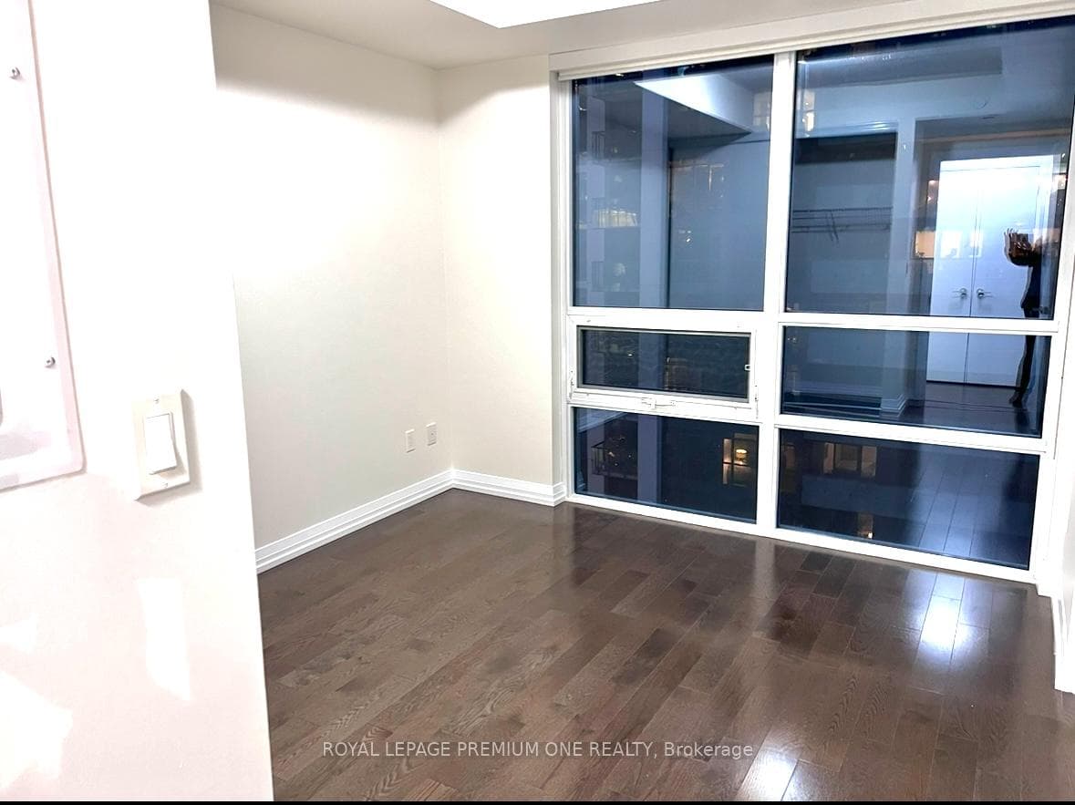 460 Adelaide Street Unit 1501 photo 9